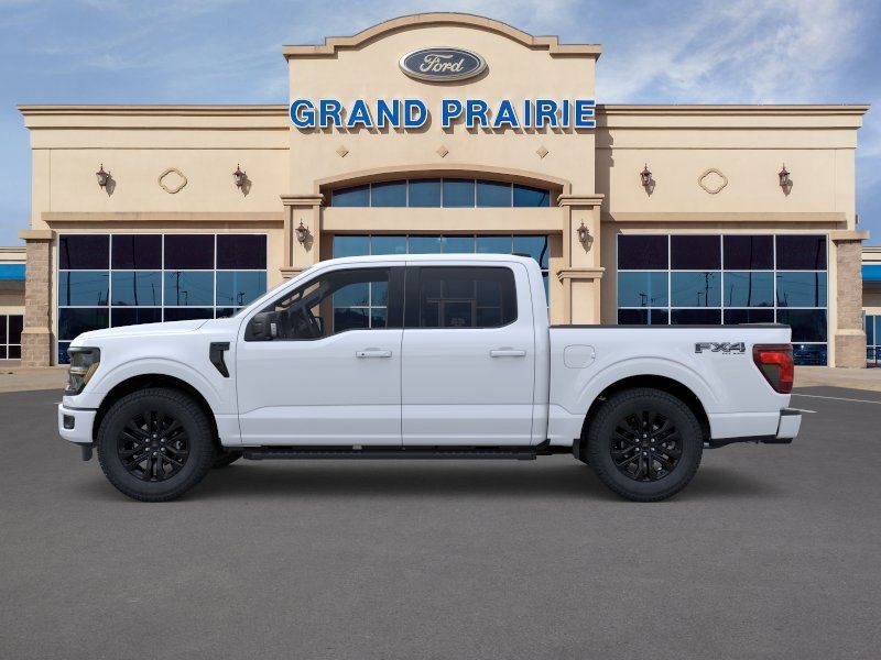 2025 Ford F-150 XLT photo 2
