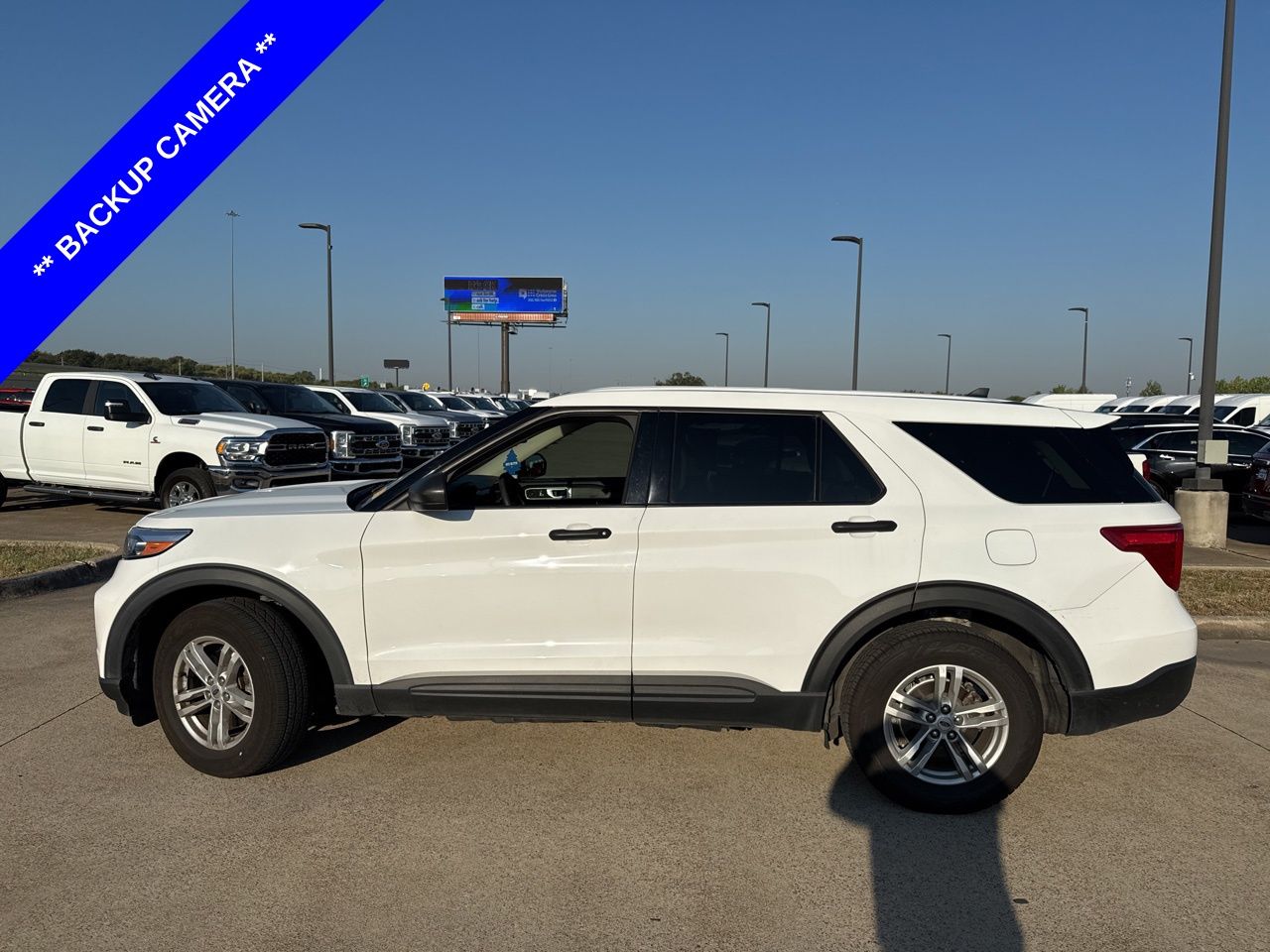 2022 Ford Explorer Base photo 3