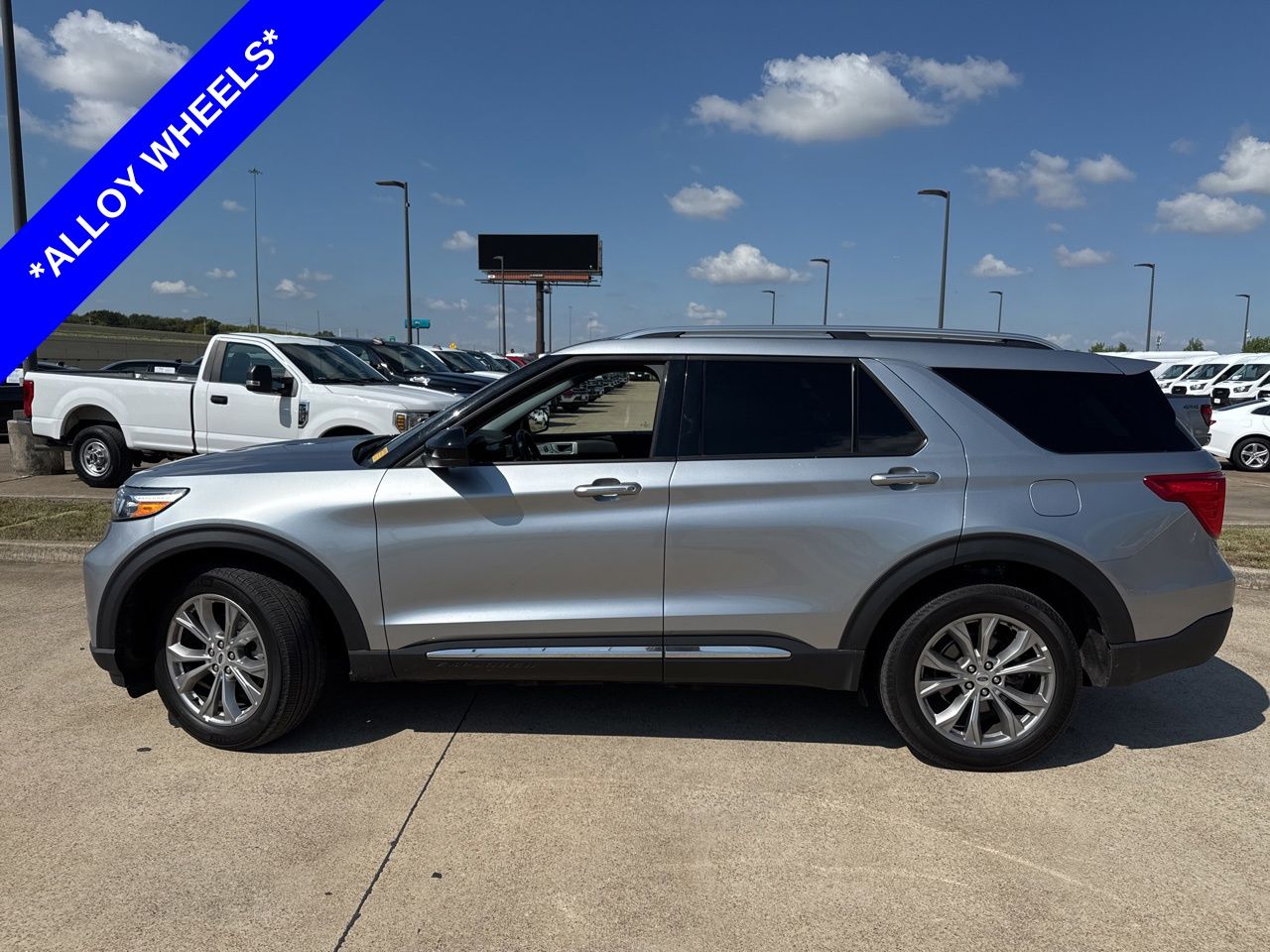 2023 Ford Explorer Limited photo 3