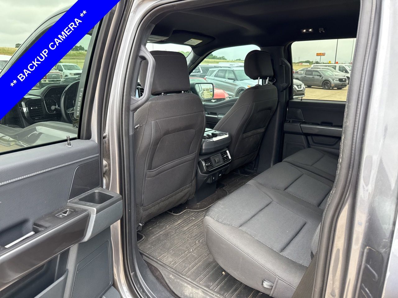 View vehicle photo 7