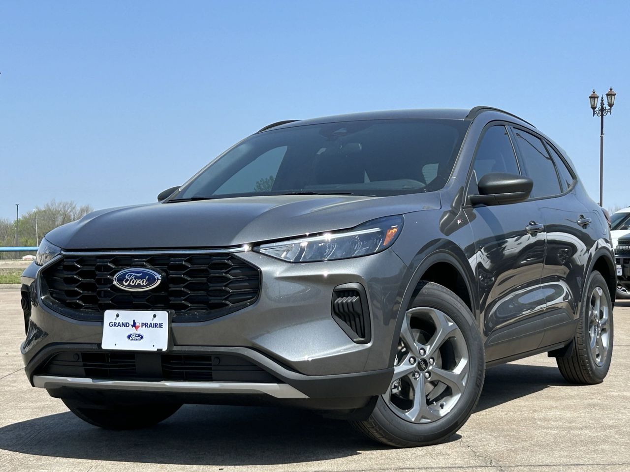 2025 Ford Escape ST-Line photo 2