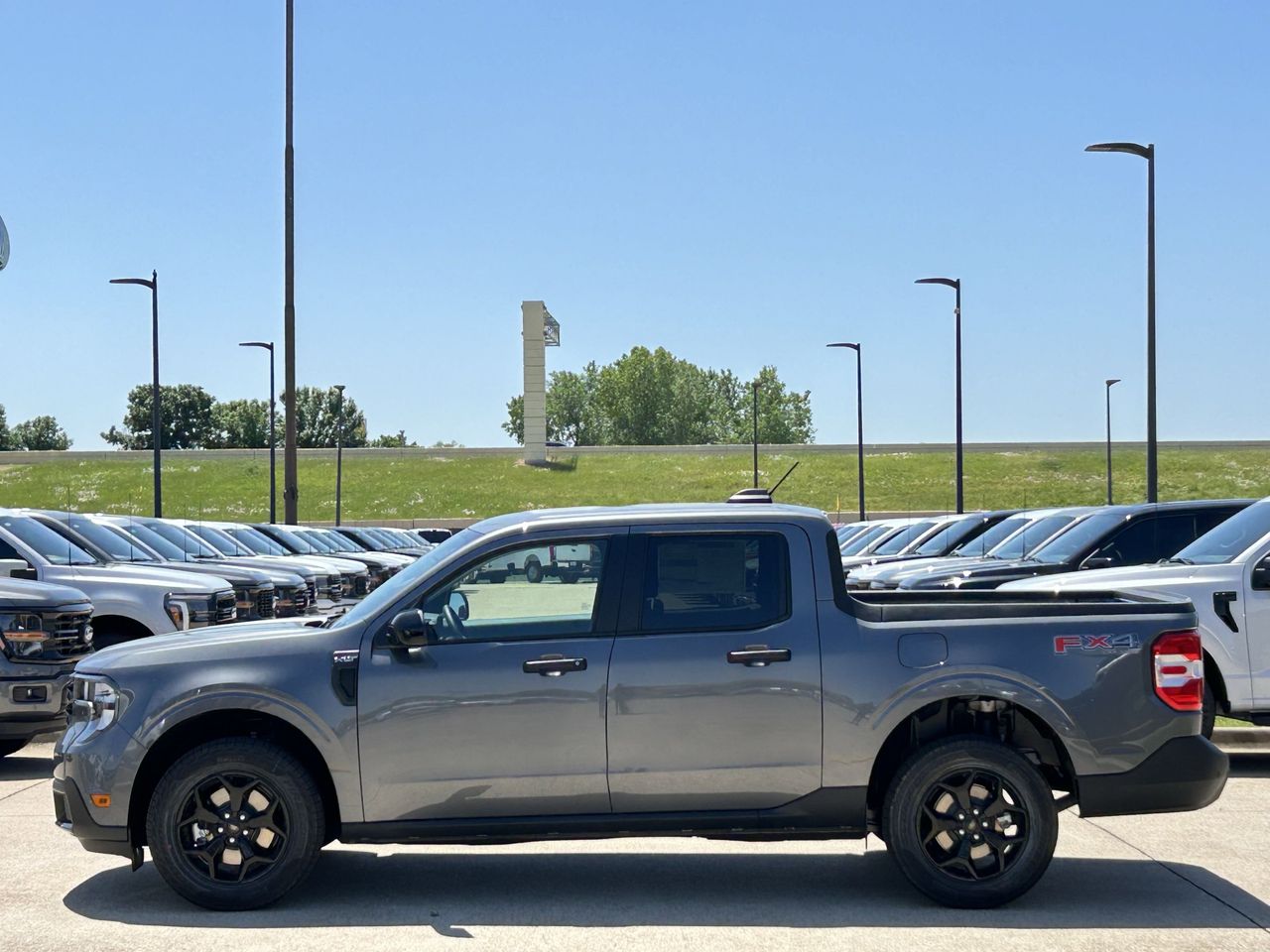 2025 Ford Maverick XLT photo 3