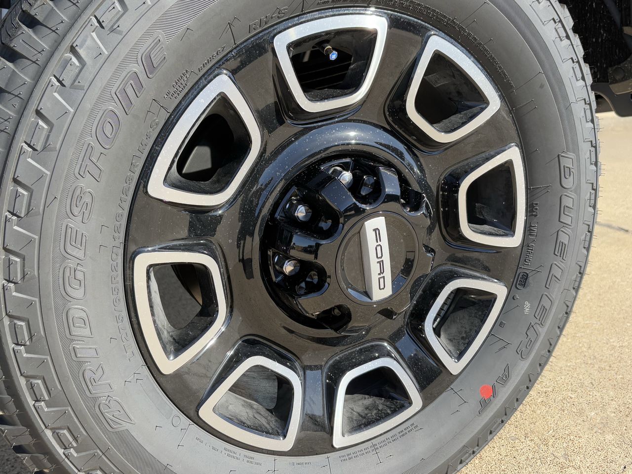 2026 Ford F-250 Super Duty Platinum - Photo 9