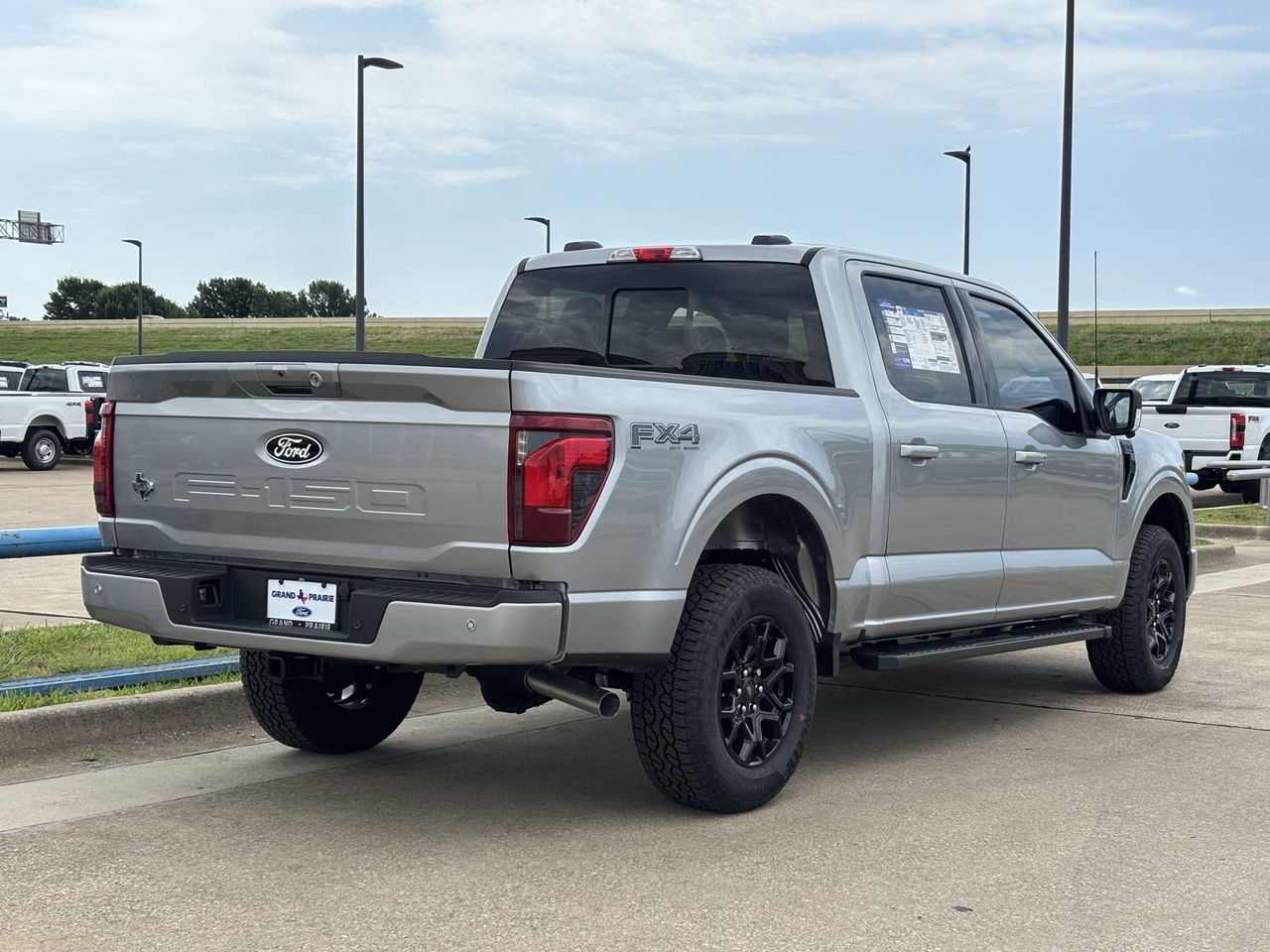 2025 Ford F-150 XLT photo 2