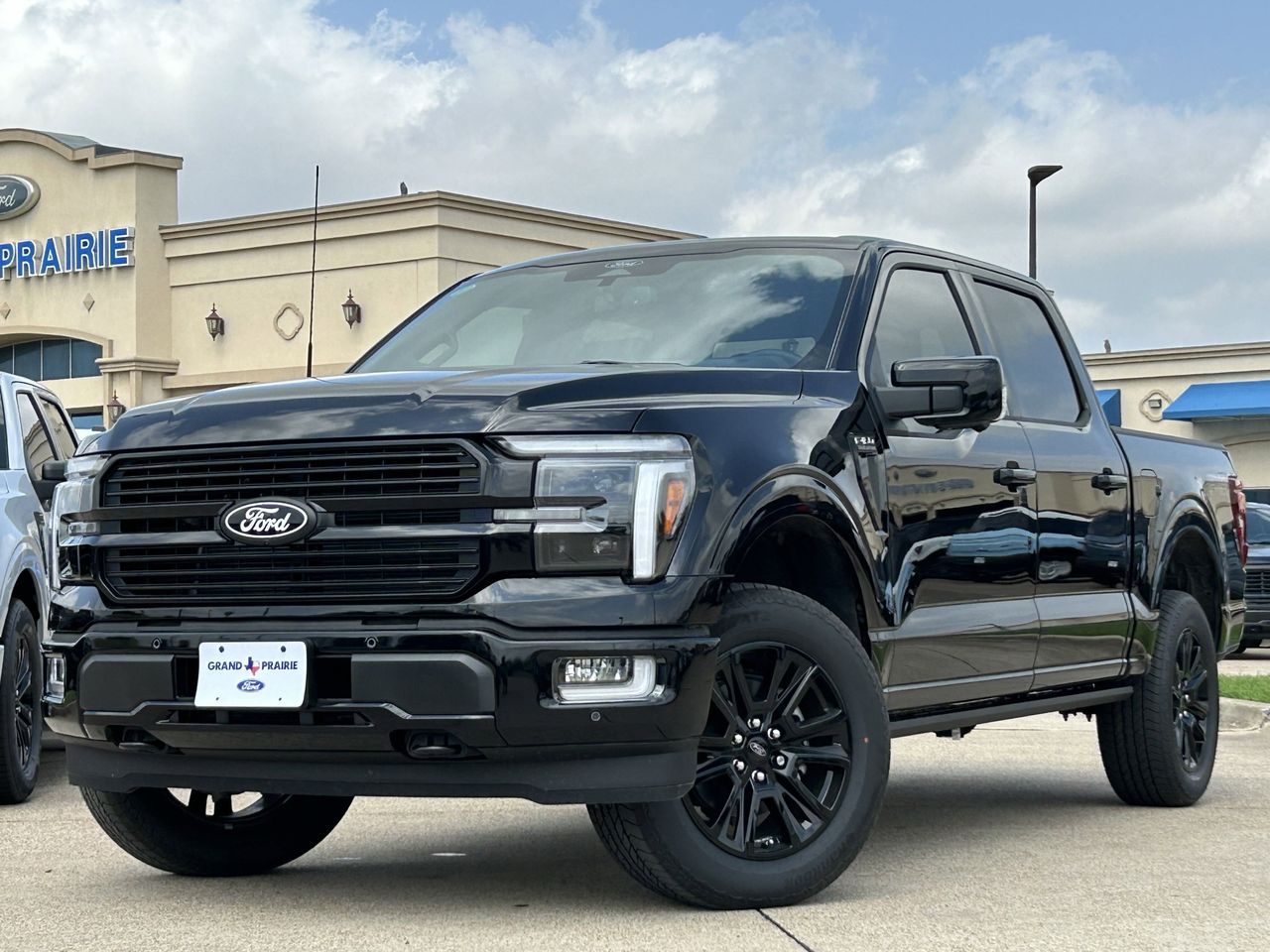 2025 Ford F-150 Platinum photo 2