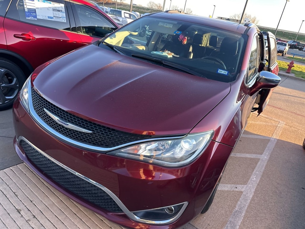 Used 2020 Chrysler Pacifica Limited Van Passenger Van