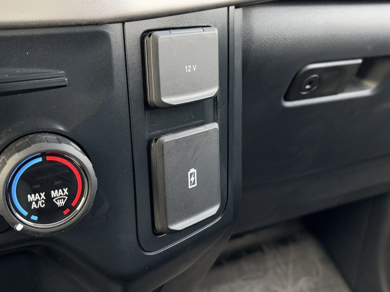 2025 Ford F-150 XL - Photo 22