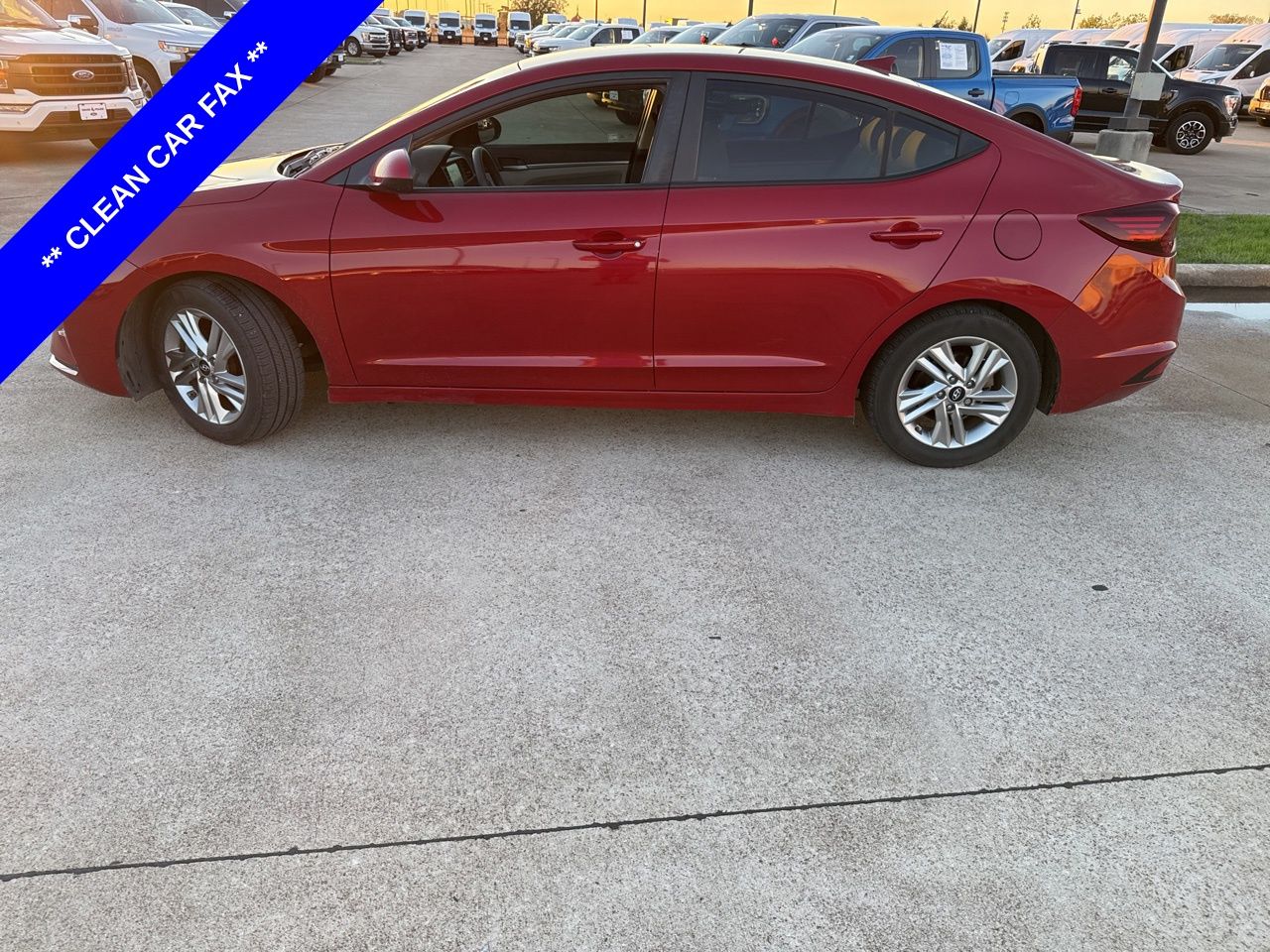 2020 Hyundai Elantra SEL photo 3