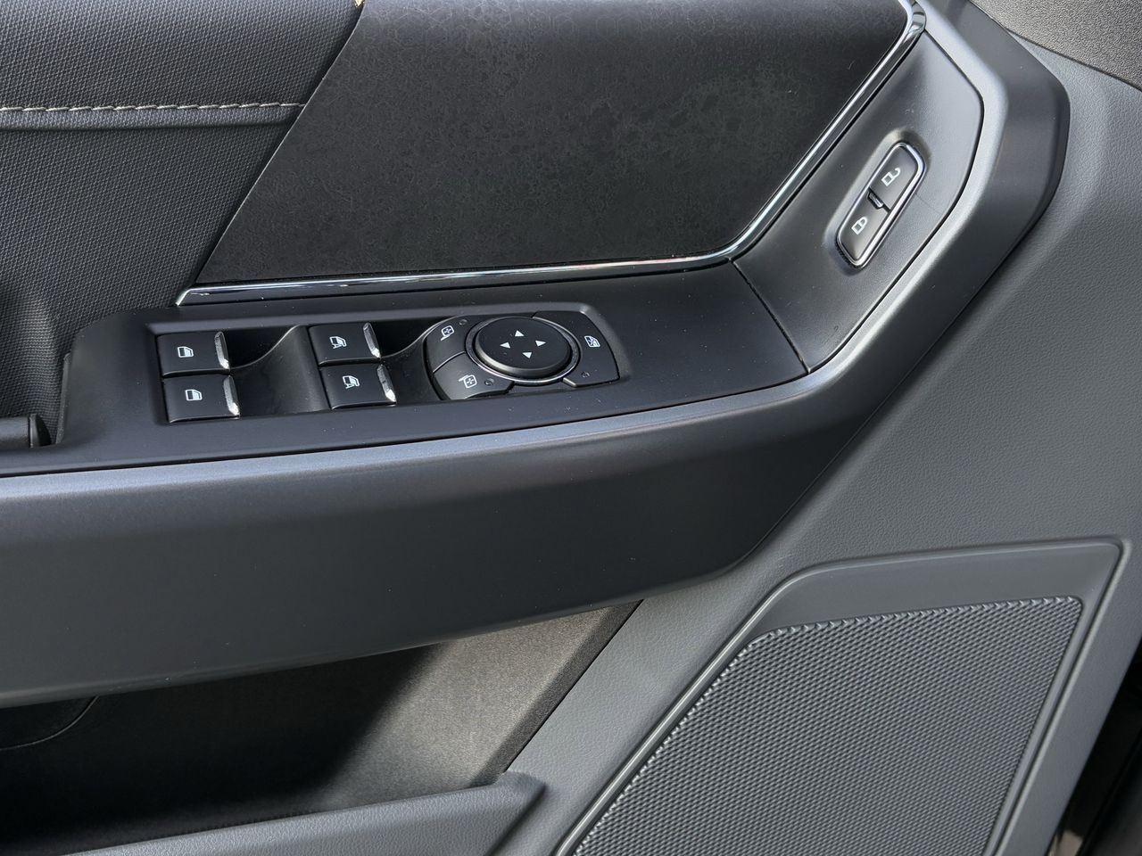 2025 Ford F-150 XLT - Photo 25