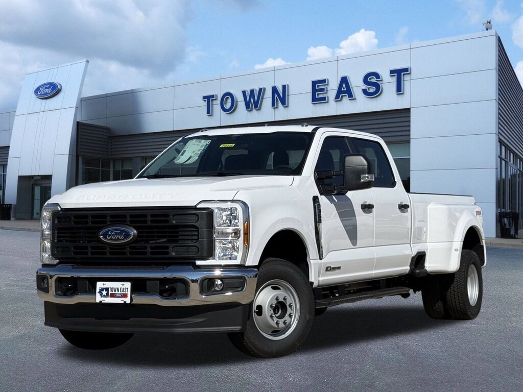 New 2026 Ford F-350 XL Truck Crew Cab