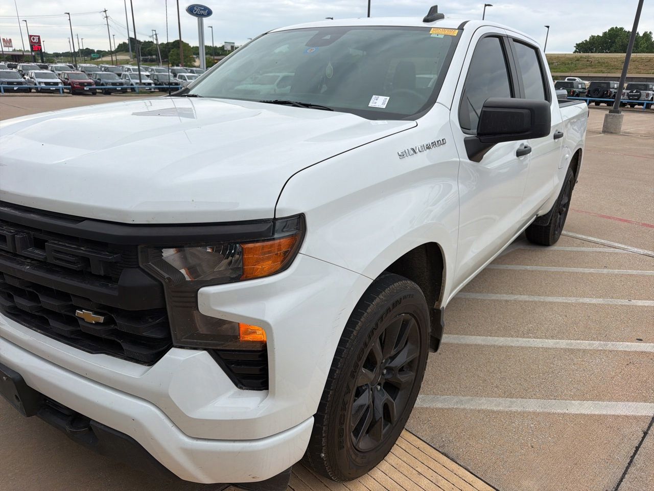 2022 Chevrolet Silverado 1500 Custom Crew Cab Short Box's photo