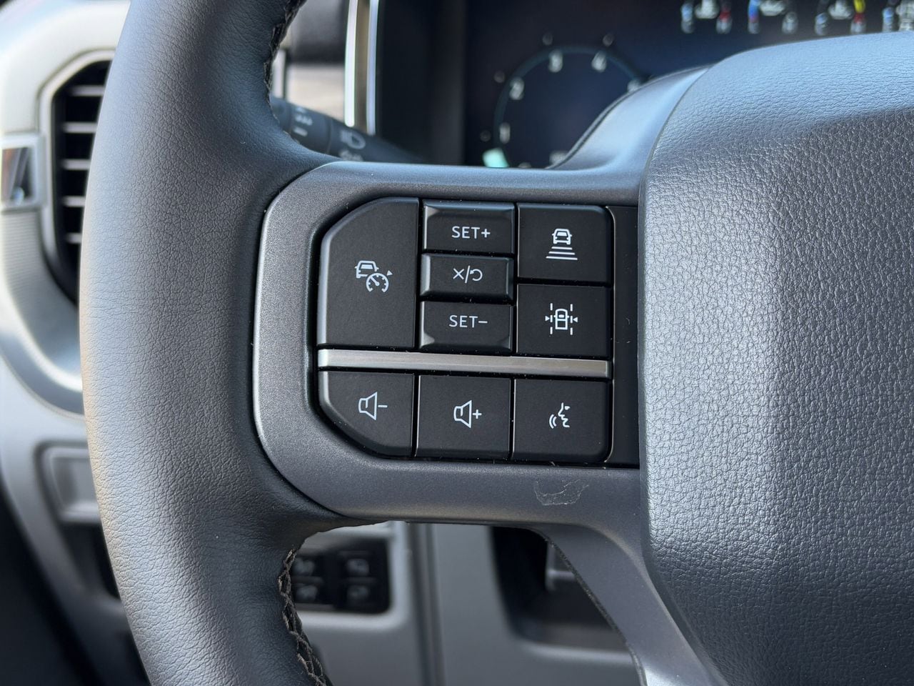2025 Ford F-150 Lariat - Photo 14