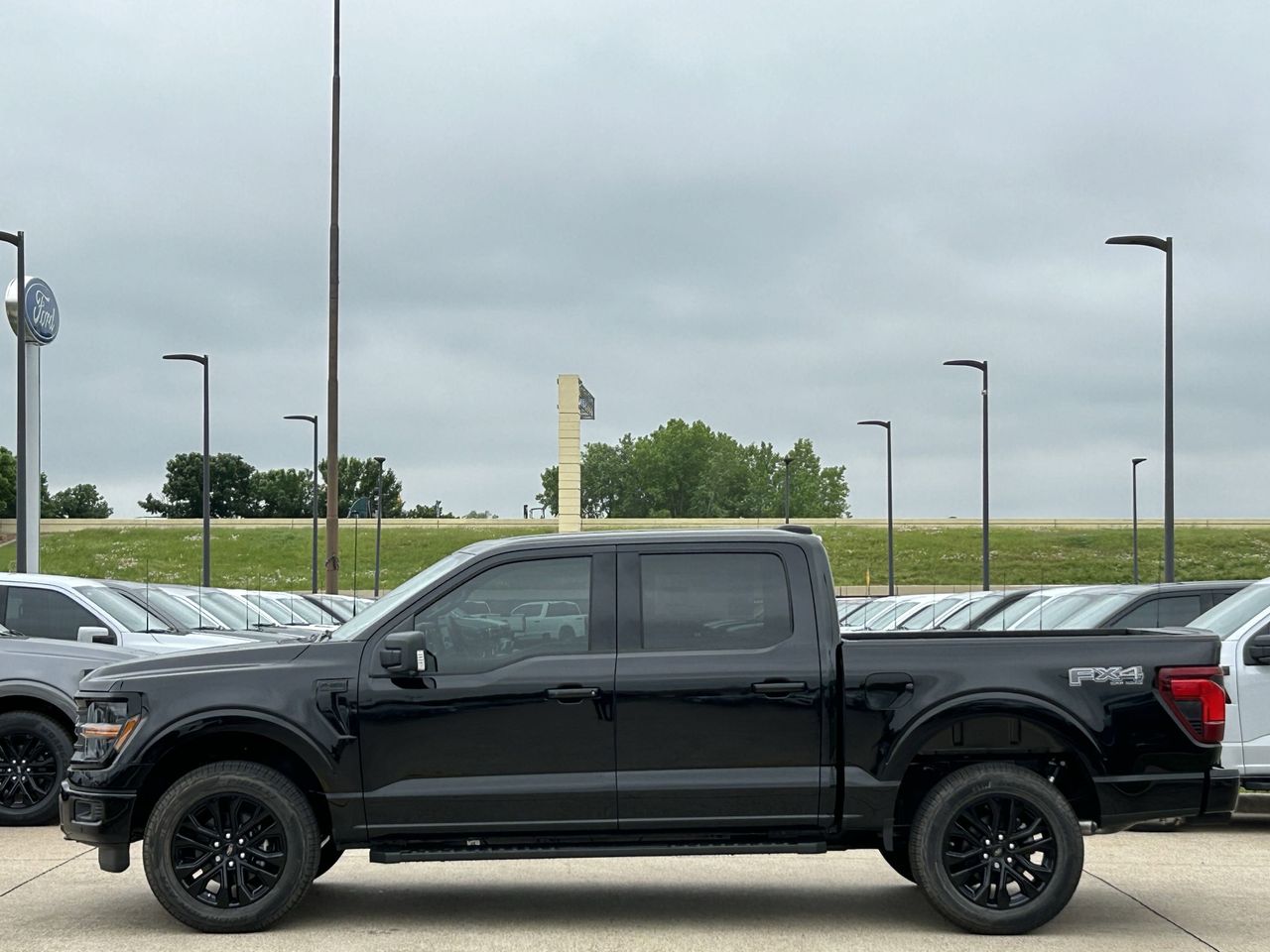 2025 Ford F-150 XLT photo 3