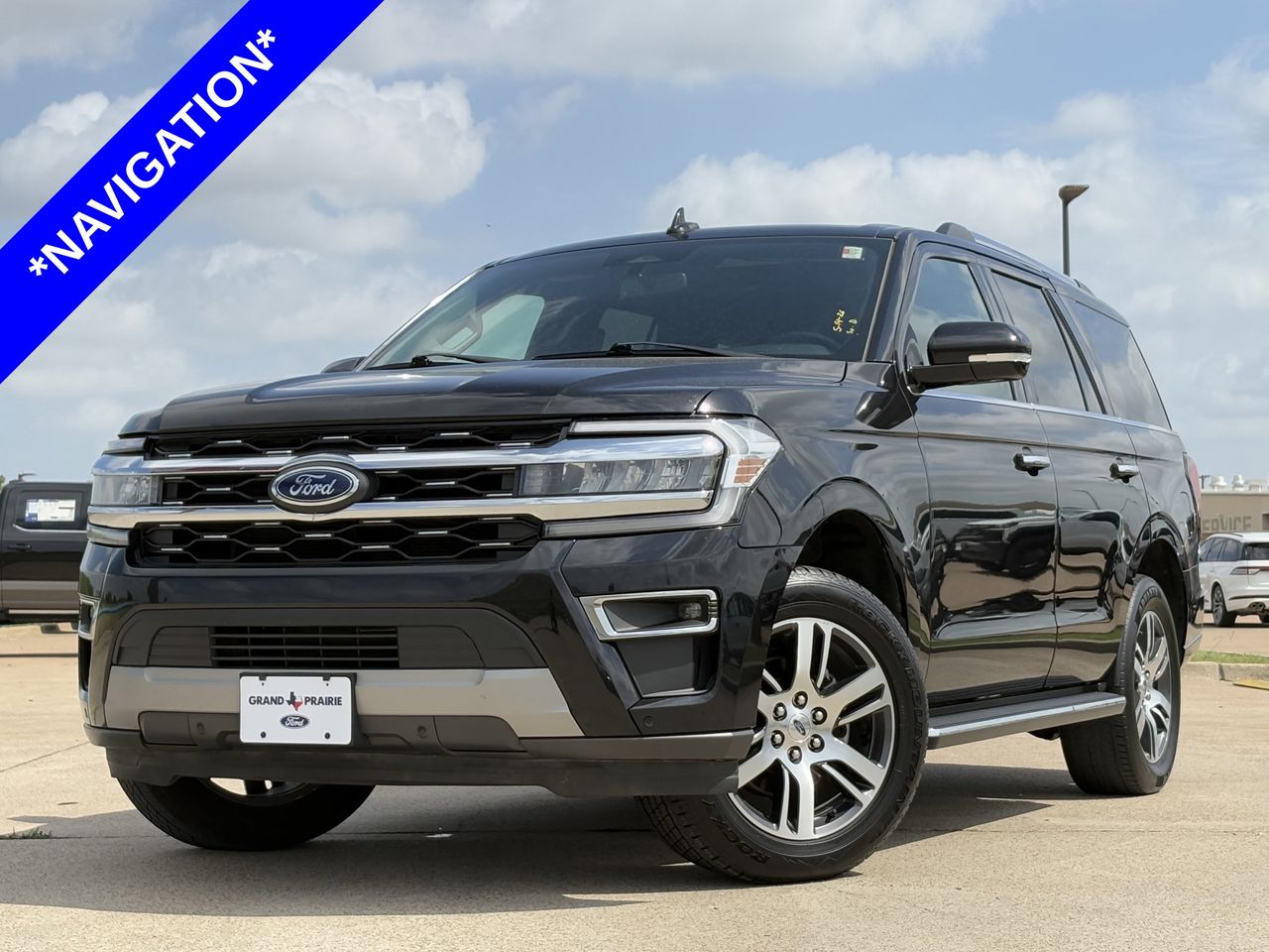 2022 Ford Expedition Limited's photo