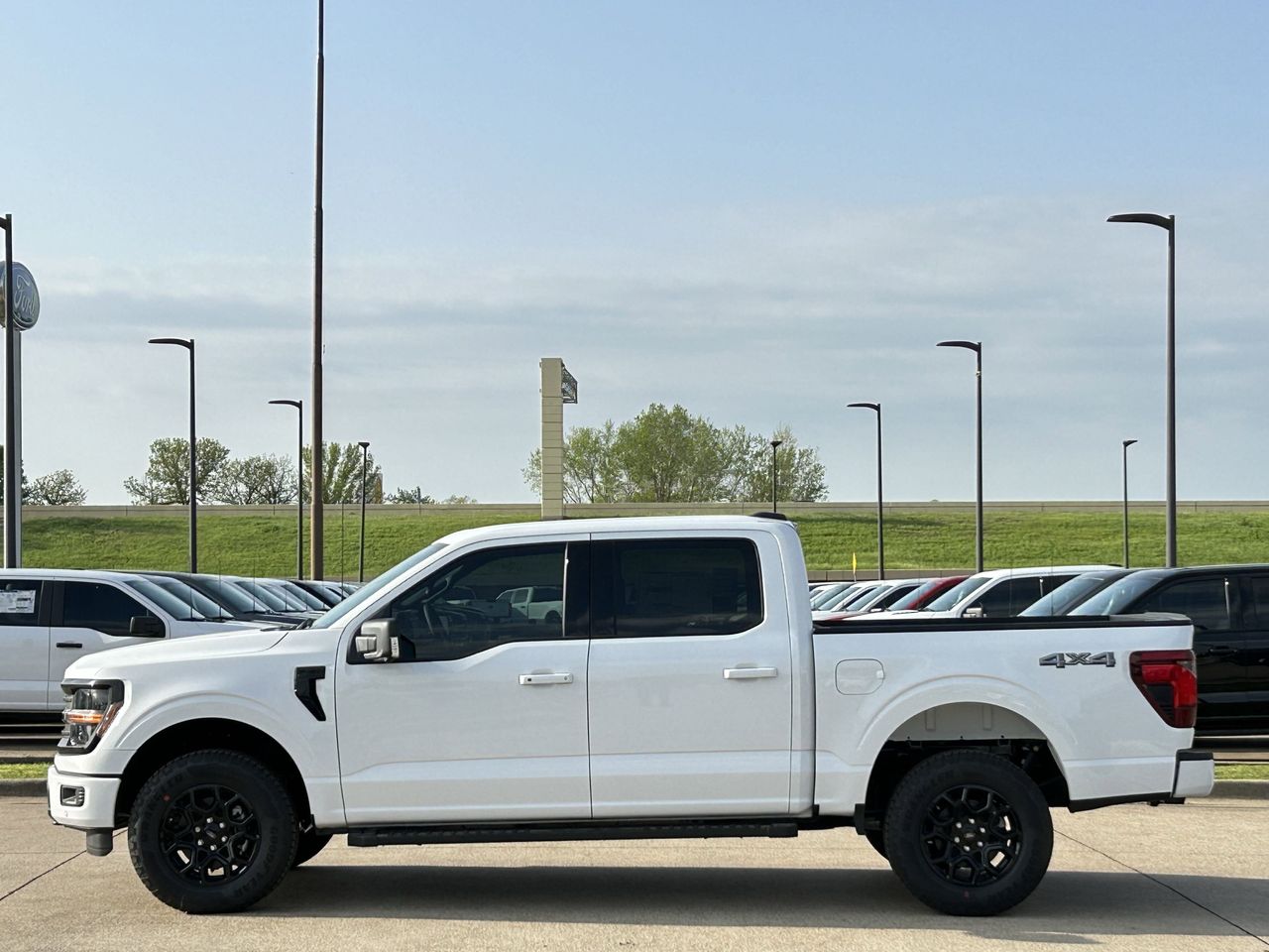 2025 Ford F-150 XLT photo 3