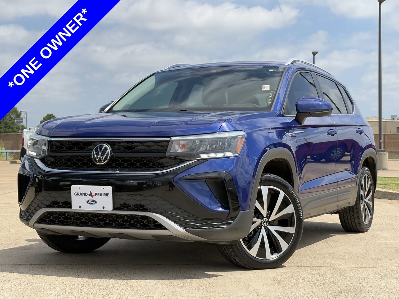 Used 2023 Volkswagen Taos SE with VIN 3VVSX7B27PM338984 for sale in Grand Prairie, TX