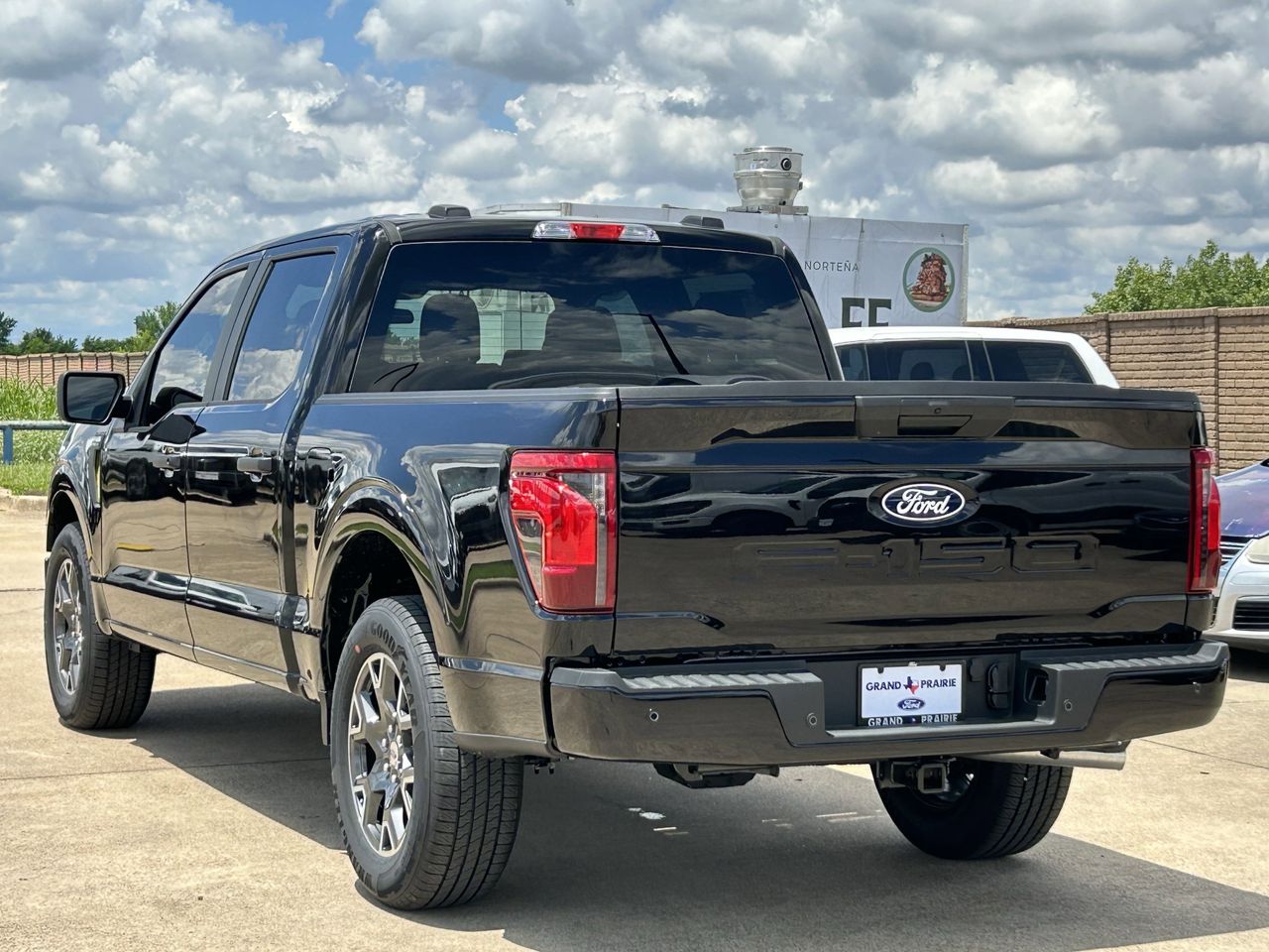 2025 Ford F-150 STX photo 4