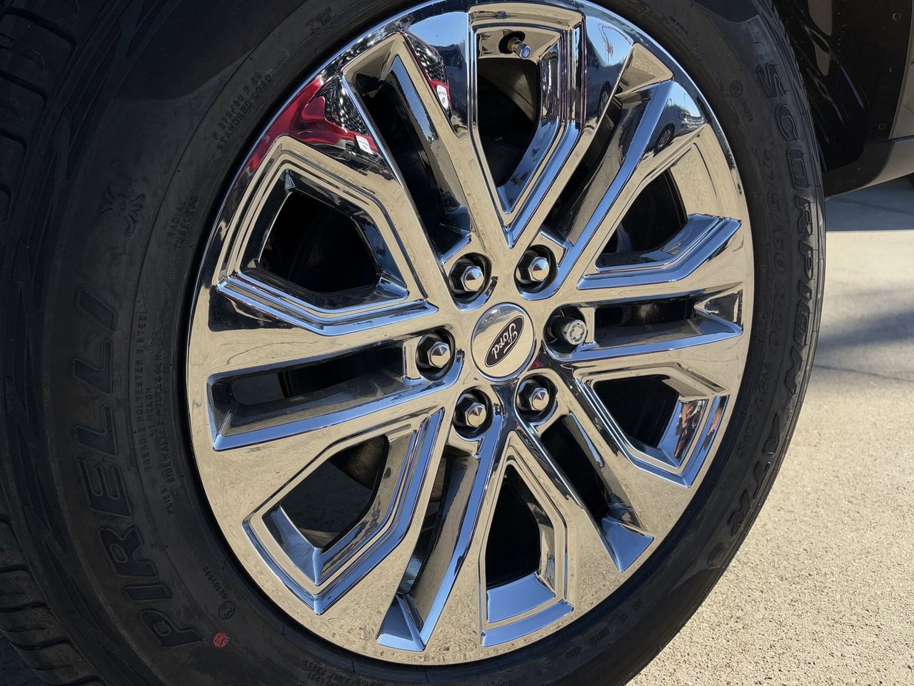 2025 Ford F-150 XLT - Photo 10