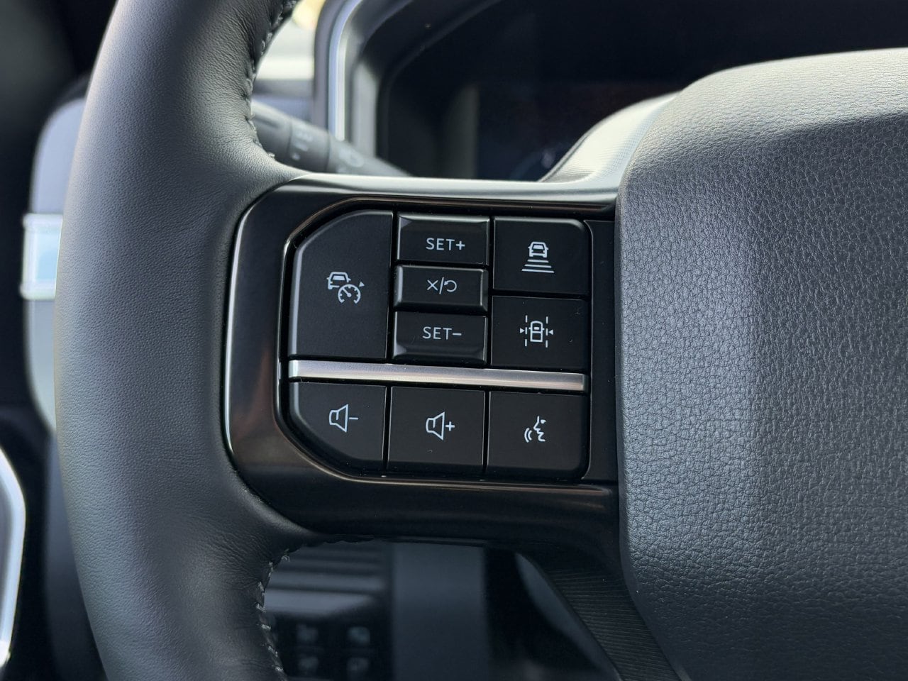 2026 Ford F-250 Super Duty Platinum - Photo 13