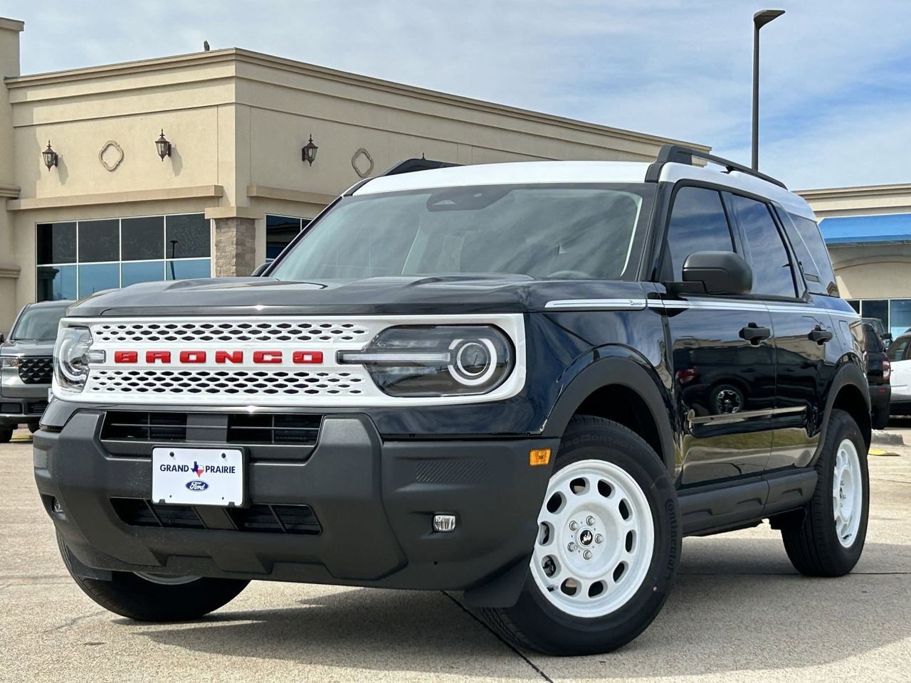 2025 Ford Bronco Sport Heritage photo 2