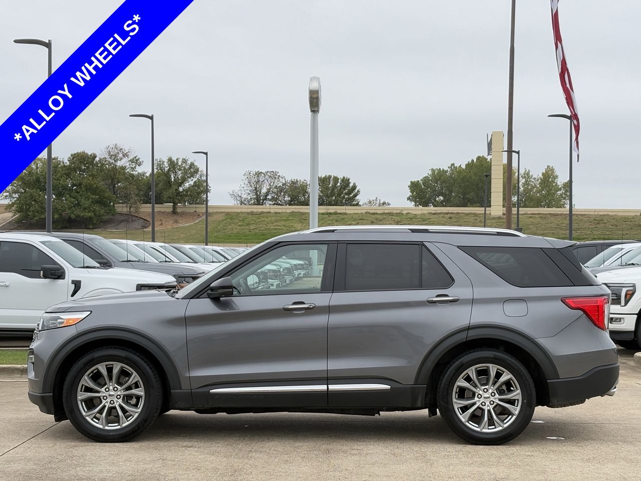 2022 Ford Explorer Limited photo 2