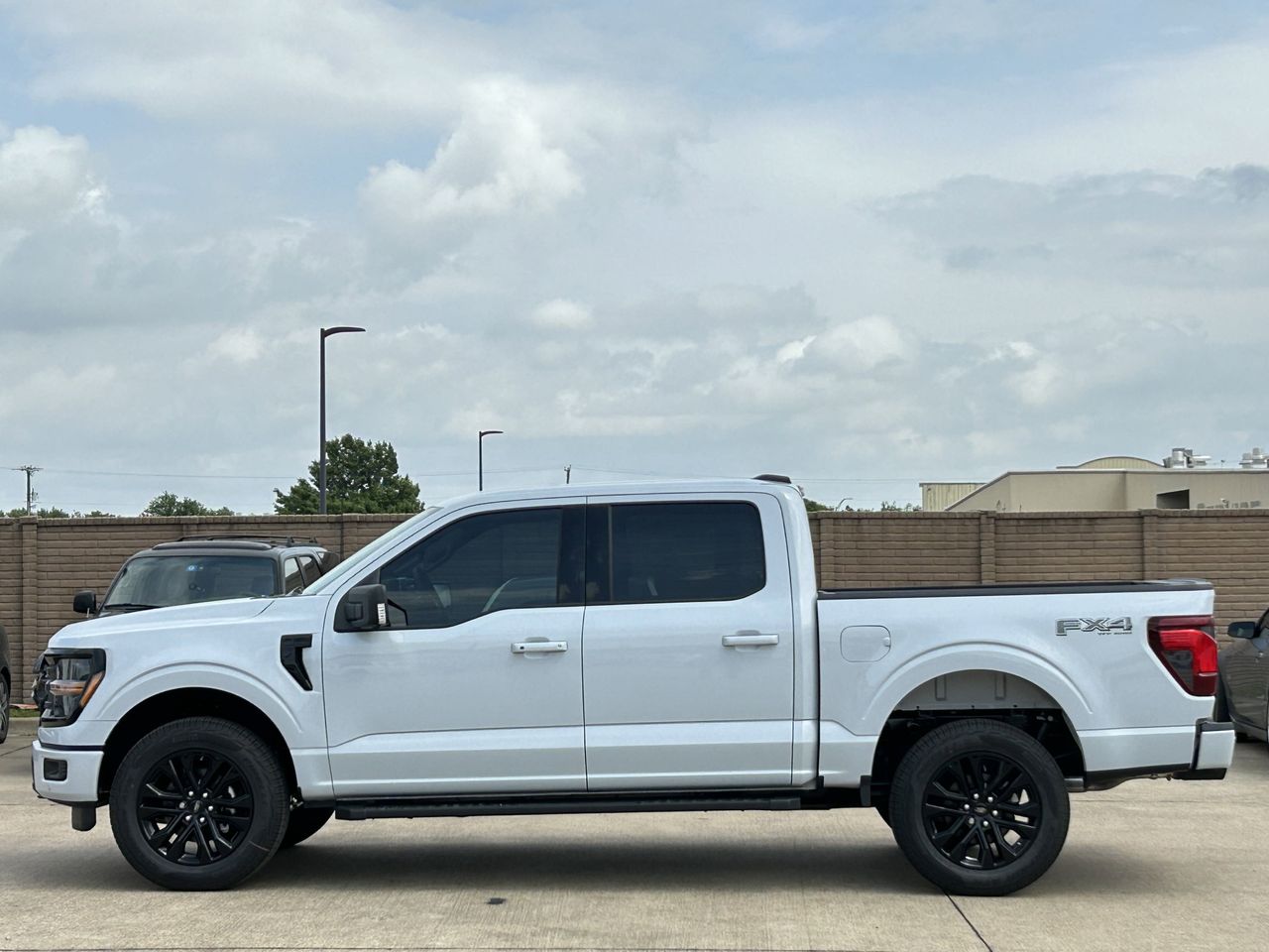 2025 Ford F-150 XLT photo 3
