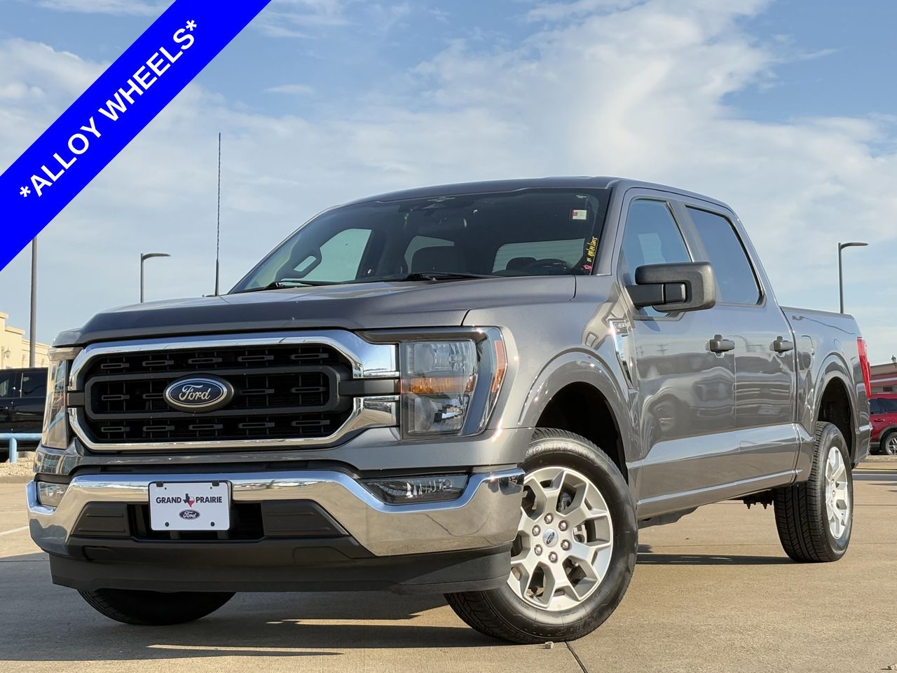 2023 Ford F-150 XLT photo 2