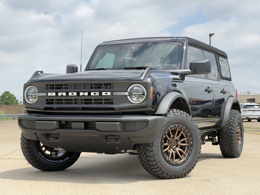 New 2026 Ford Bronco Base SUV