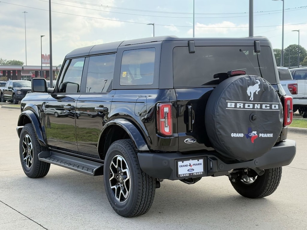 New 2025 Ford Bronco Outer Banks SUV
