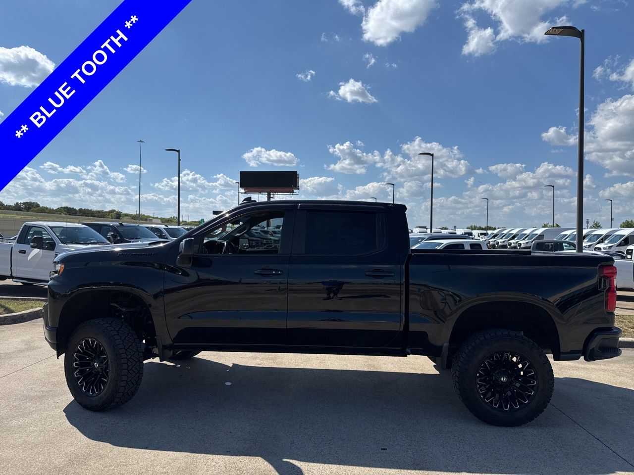 2021 Chevrolet Silverado 1500 RST photo 3