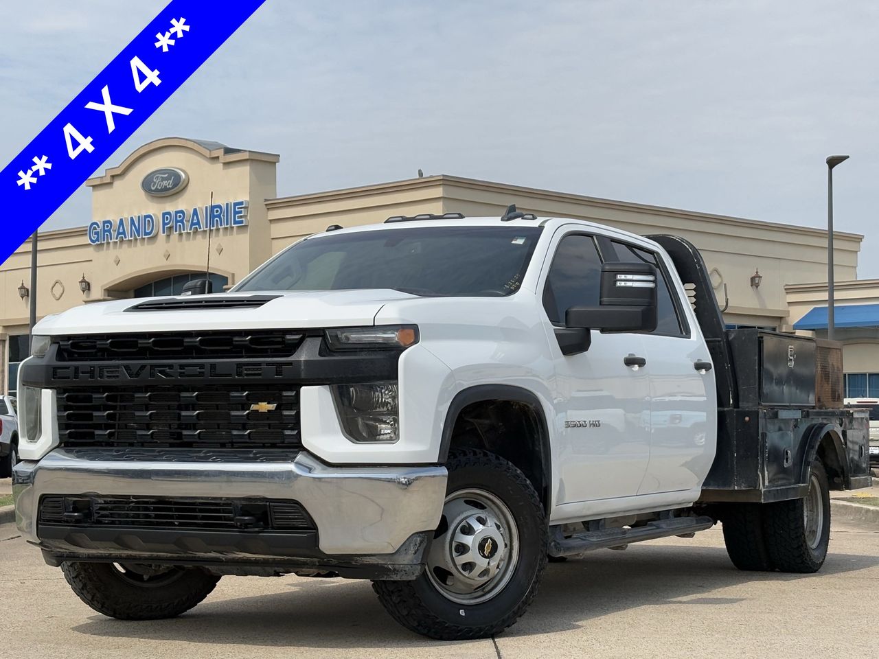 2023 Chevrolet Silverado 3500HD Work Truck photo 2