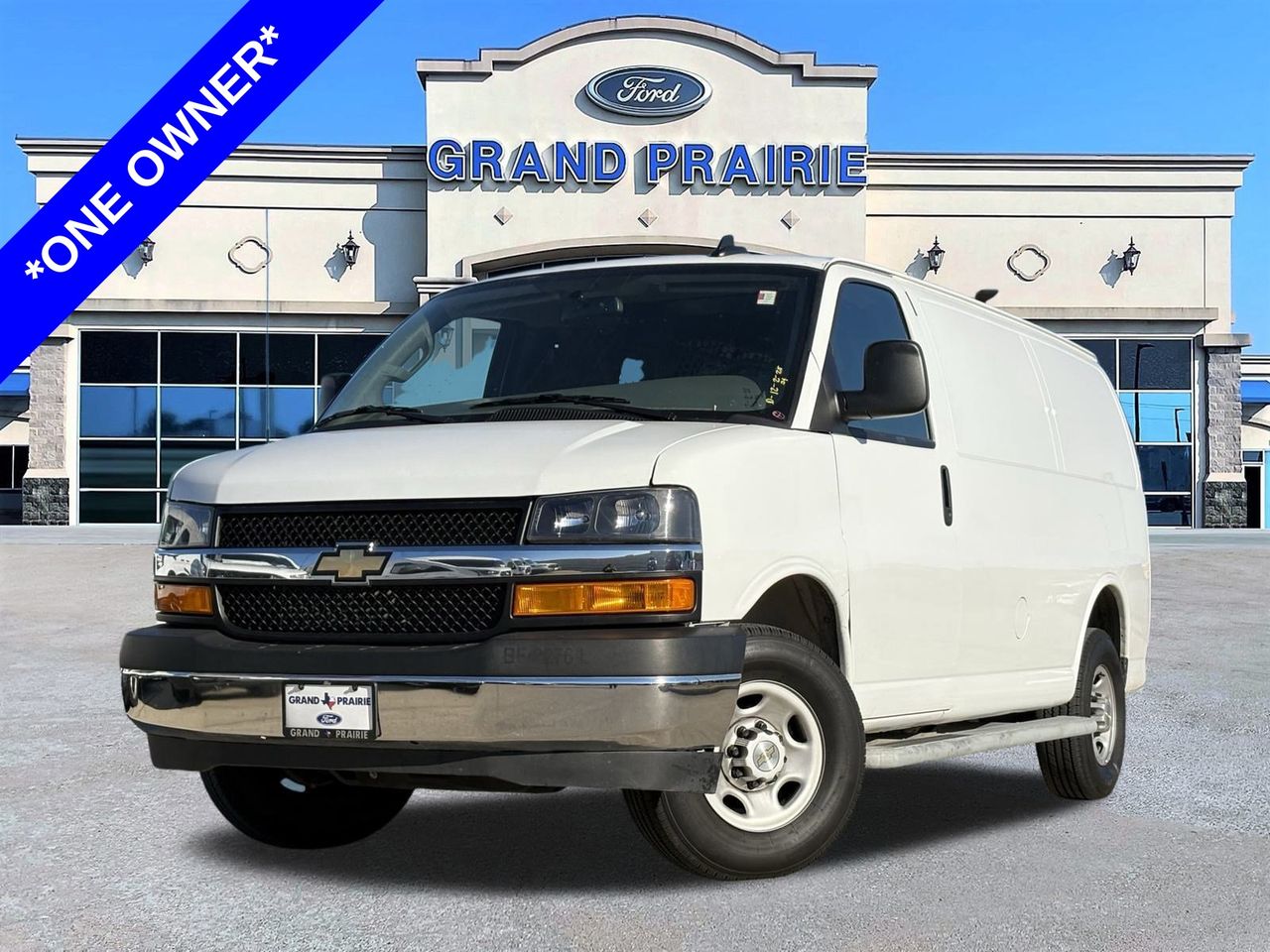 2024 Chevrolet Express Cargo Work Van's photo