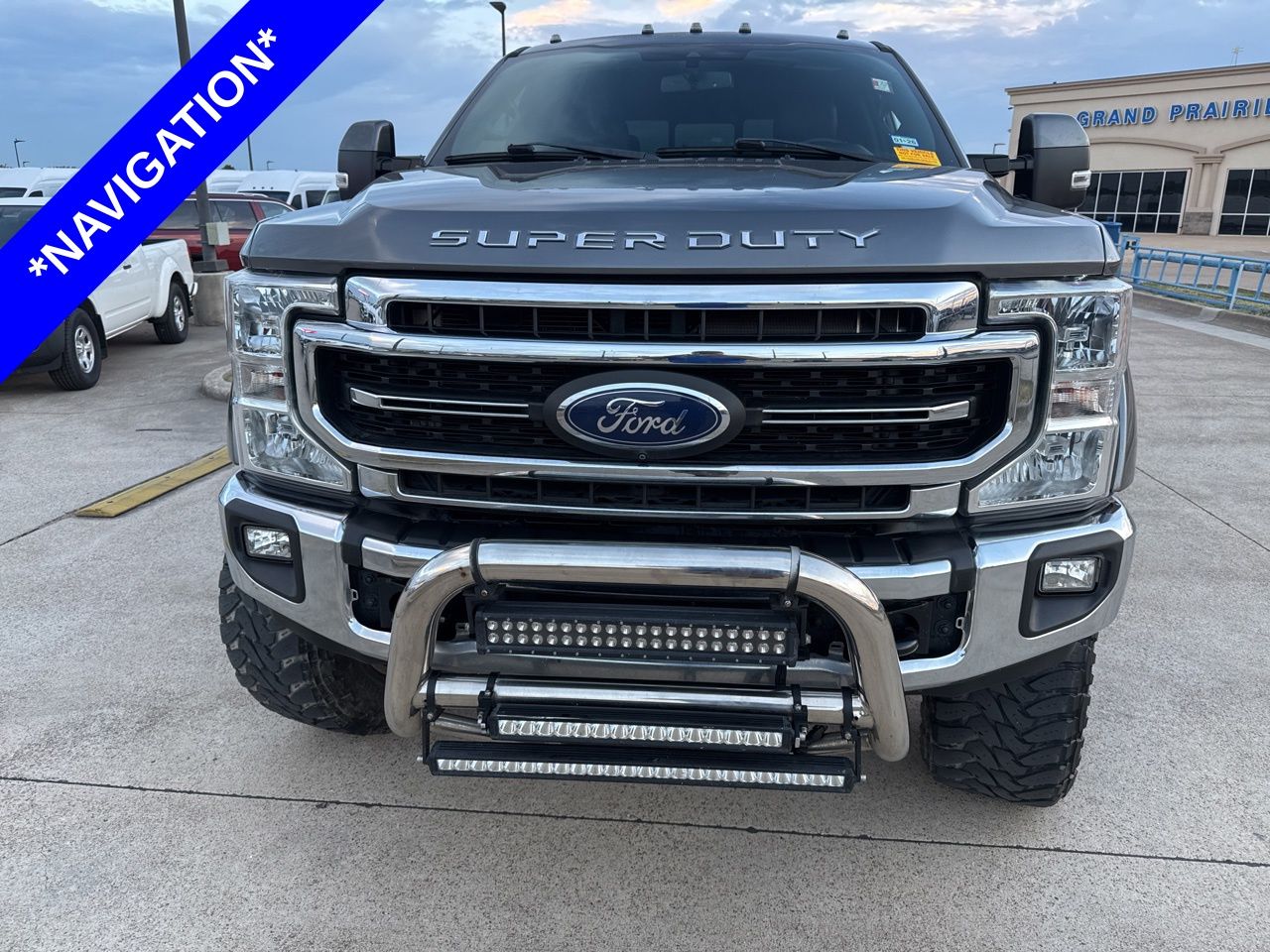 2022 Ford F-350 Lariat photo 2