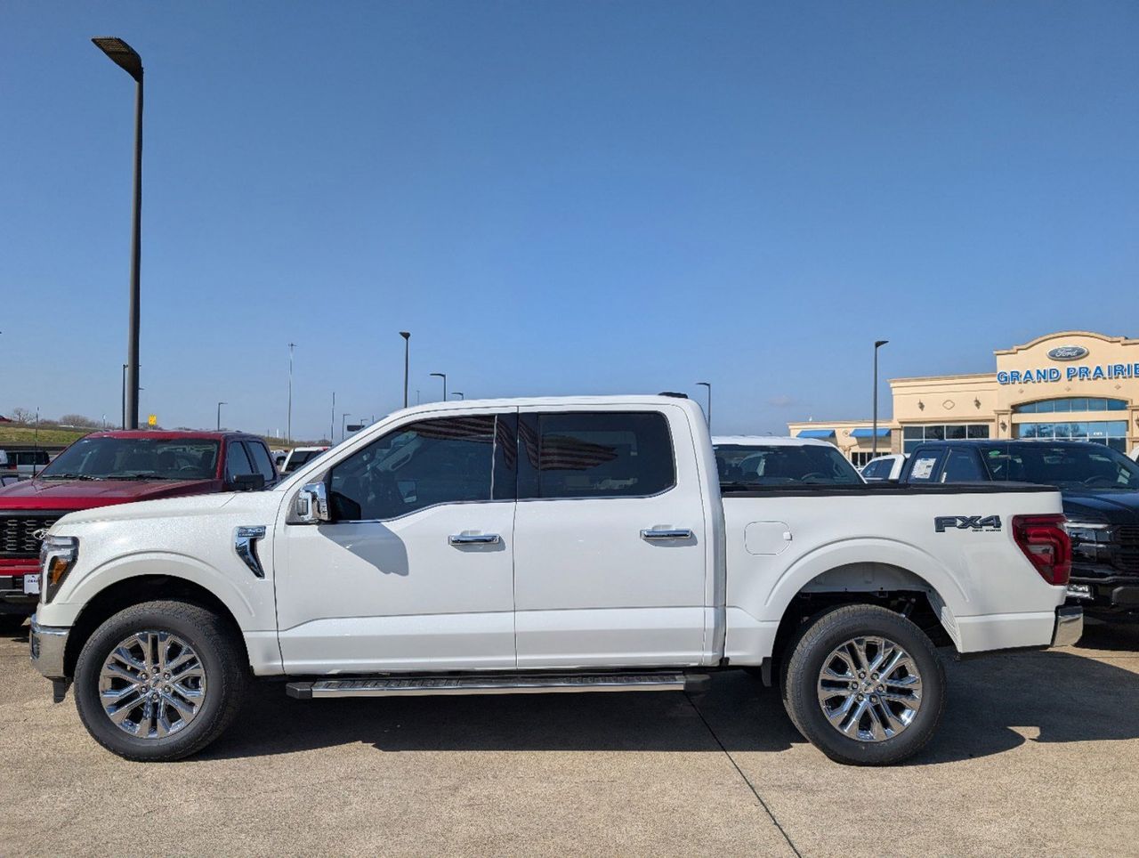 2025 Ford F-150 Lariat photo 3