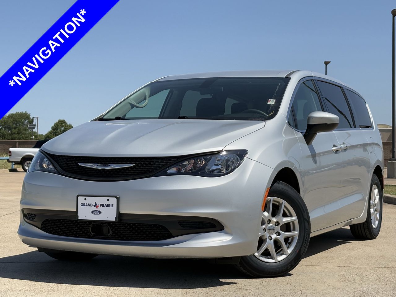 2022 Chrysler Voyager LX FWD