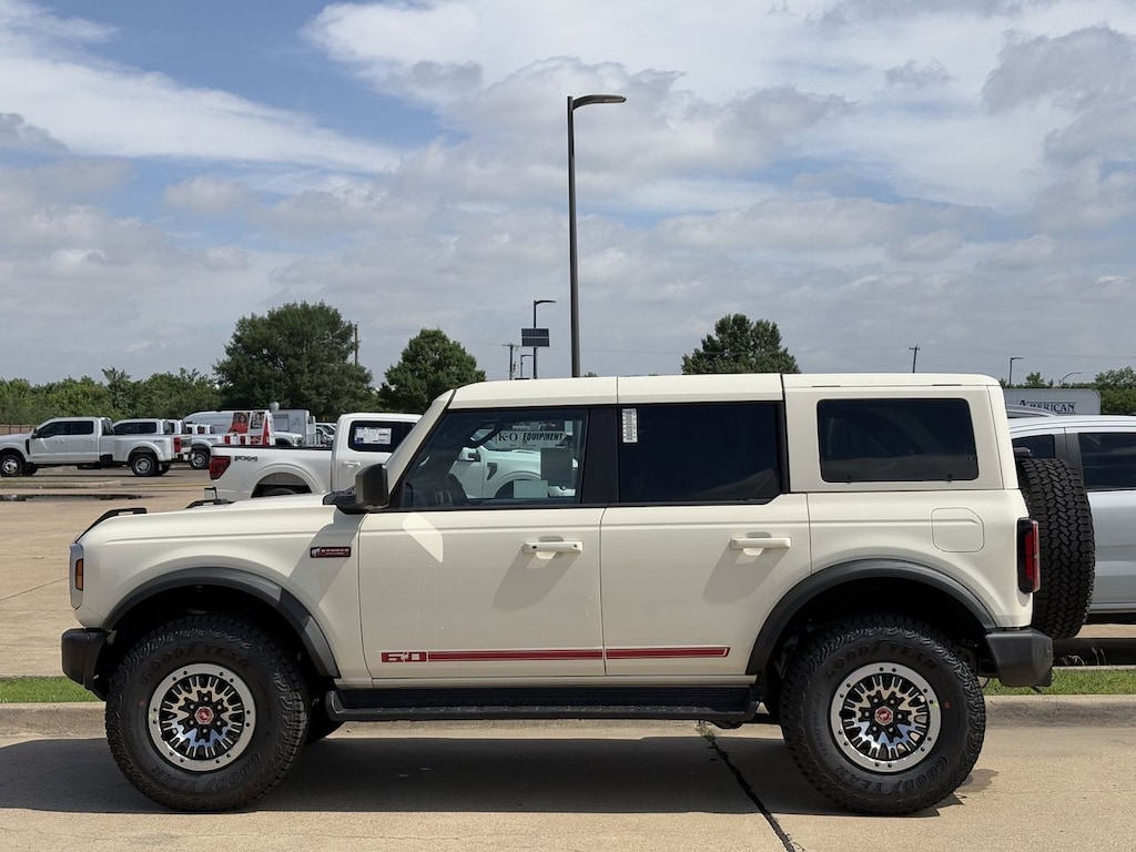 New 2026 Ford Bronco Outer Banks SUV