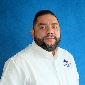 Staff member Emilio Amaya from ID_24d087