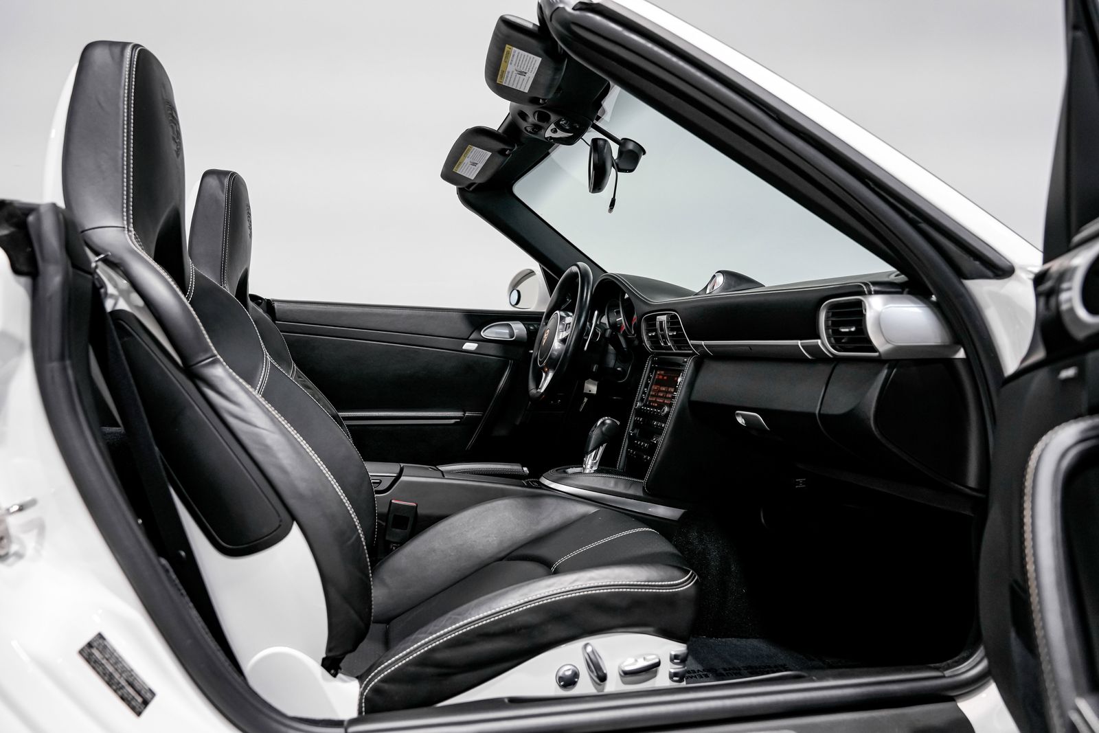 2011 Porsche 911 Turbo S - Photo 30