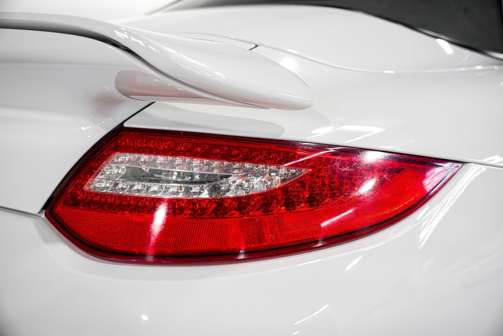 2011 Porsche 911 Turbo S - Photo 42