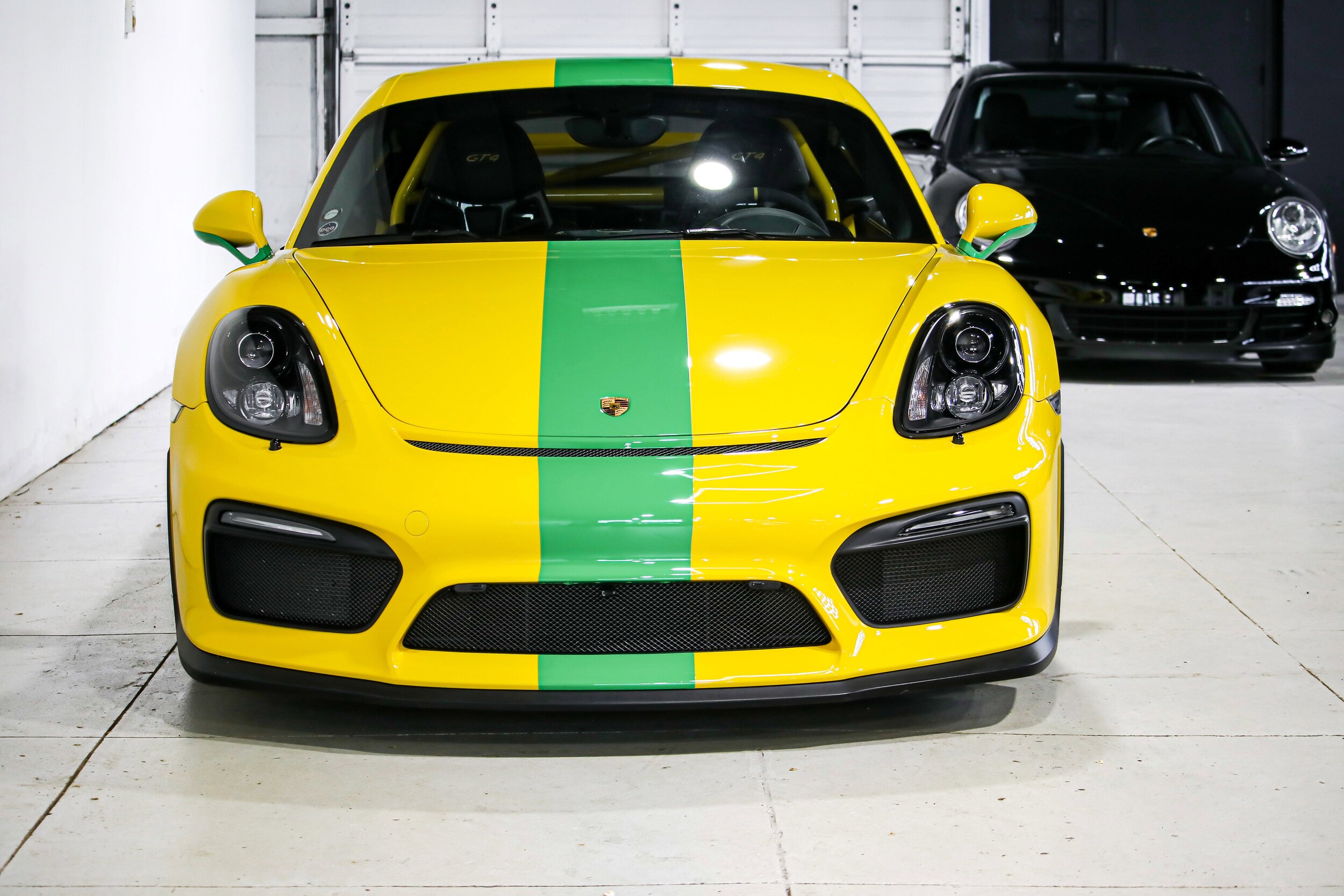 2016 Porsche Cayman GT4 photo 4