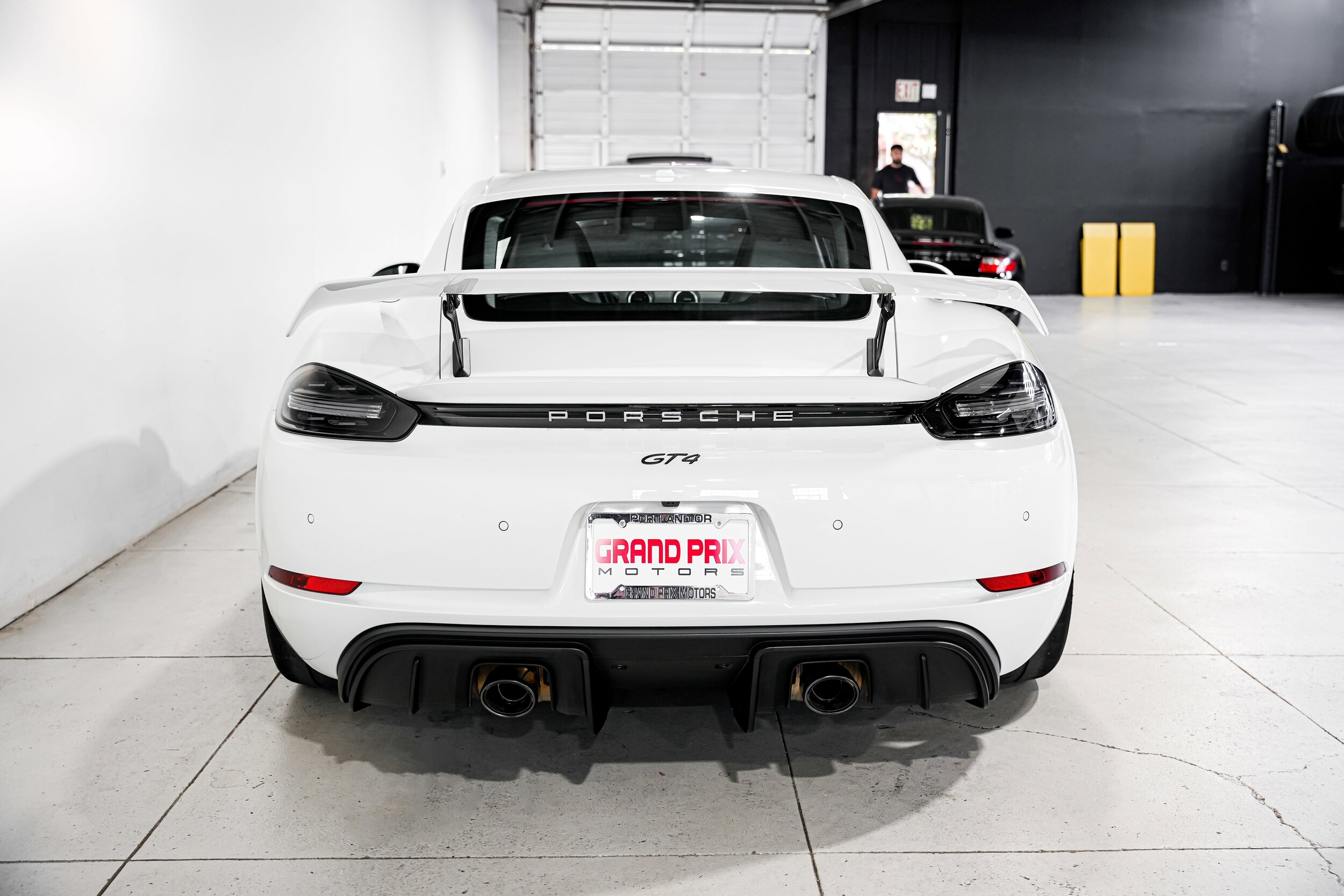 2021 Porsche Cayman GT4 photo 4