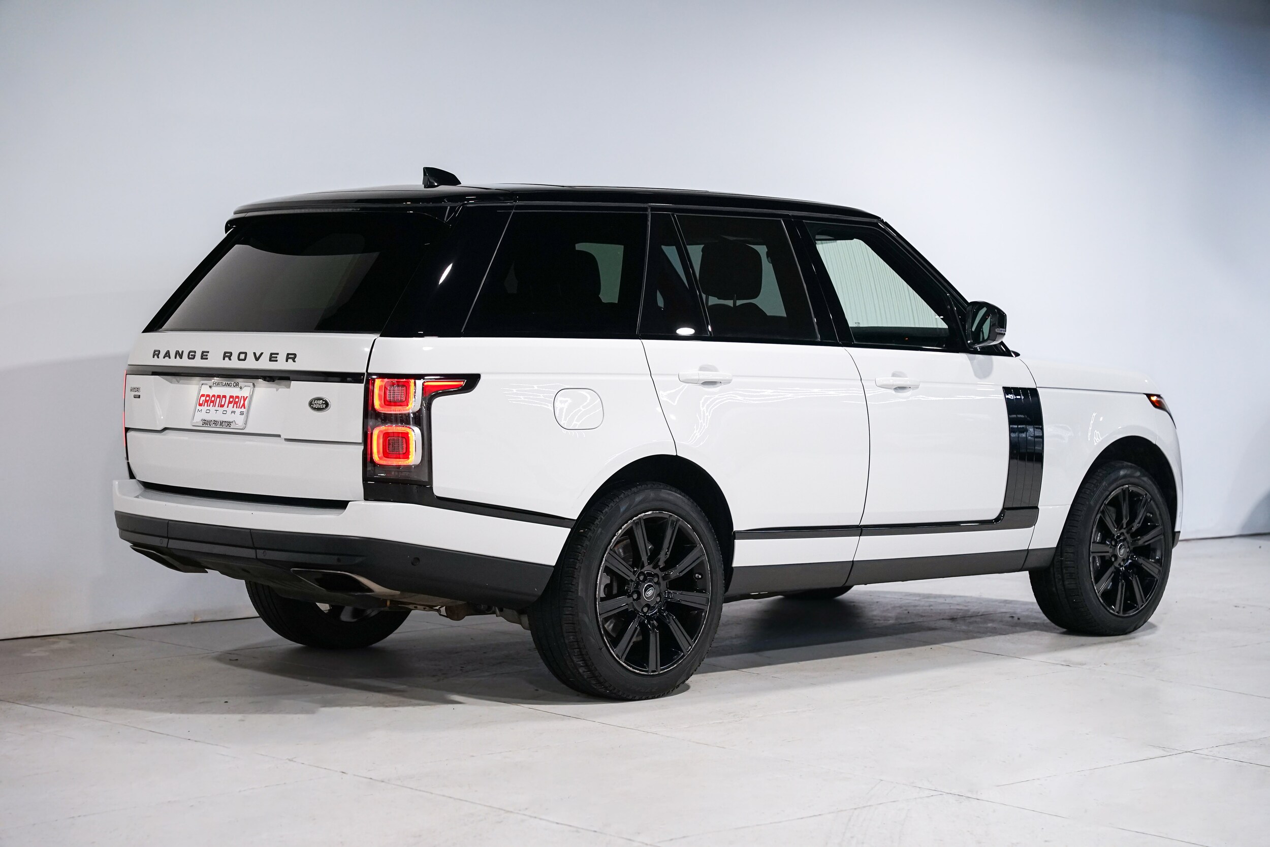 2021 Land Rover Range Rover photo 3