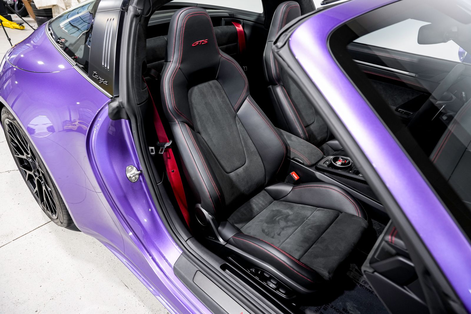 2024 Porsche 911 GTS - Photo 29