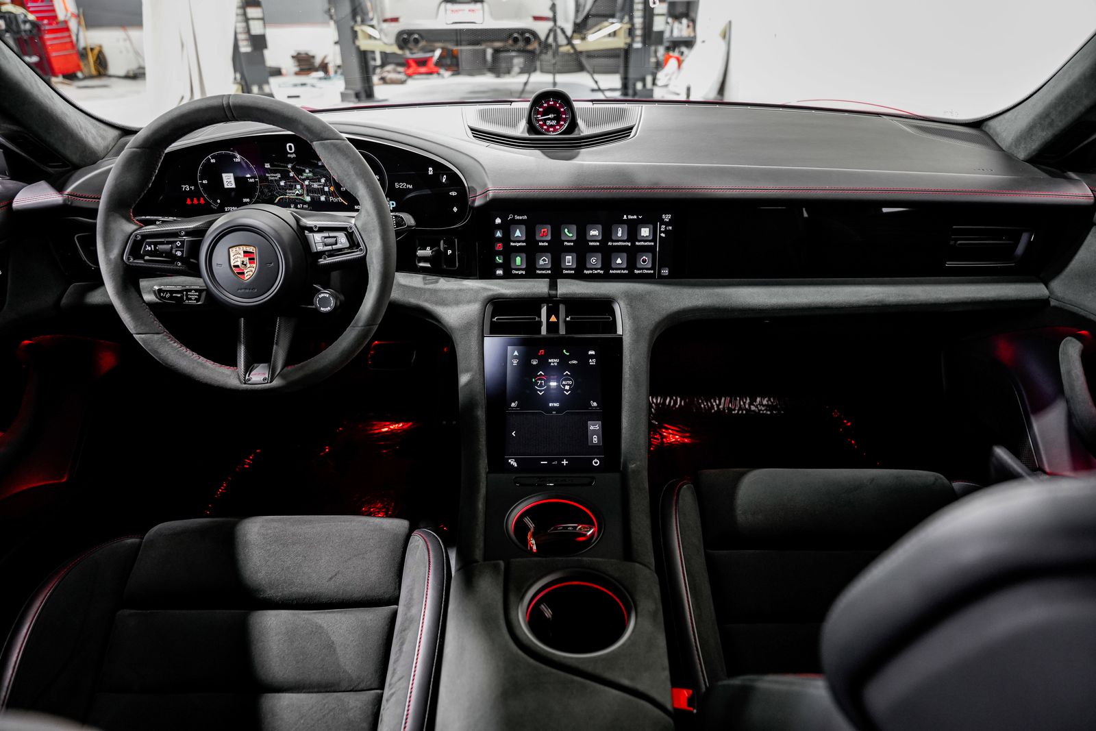 2023 Porsche Taycan GTS - Photo 18