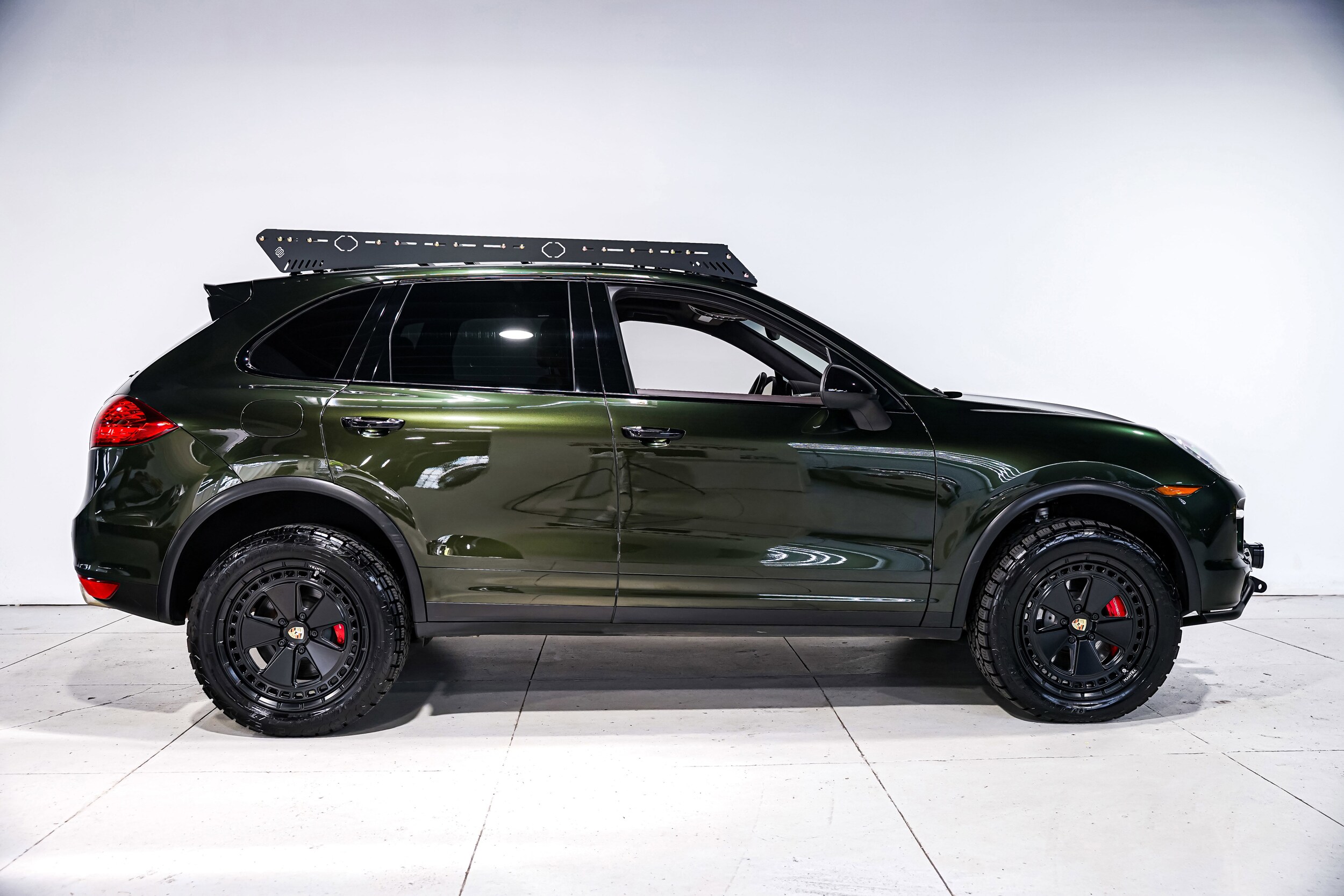 2012 Porsche Cayenne Turbo photo 2