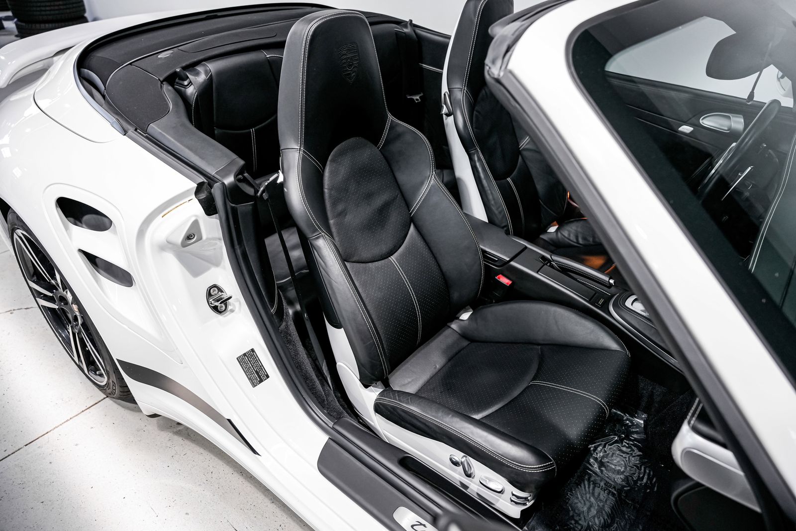 2011 Porsche 911 Turbo S - Photo 29