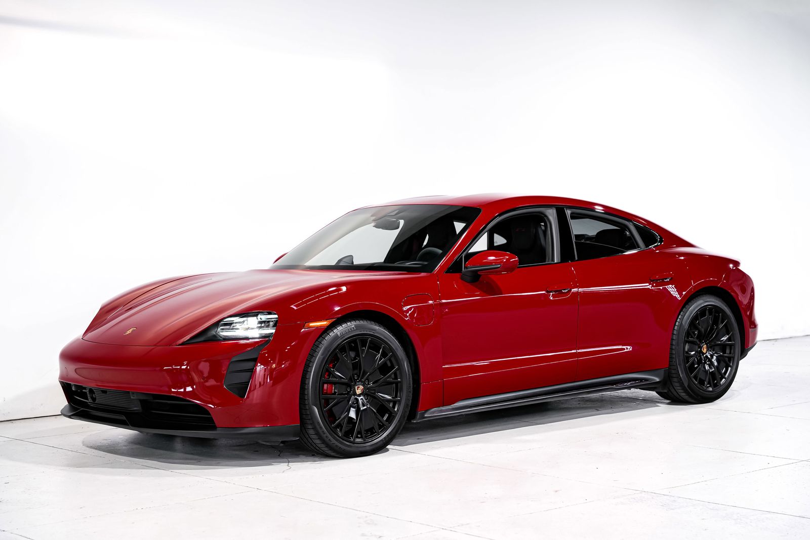 2023 Porsche Taycan GTS - Photo 6