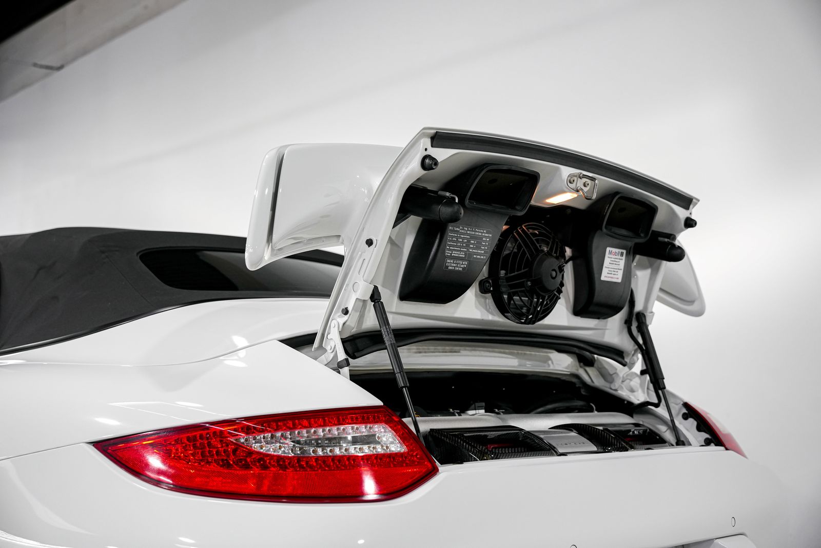 2011 Porsche 911 Turbo S - Photo 48