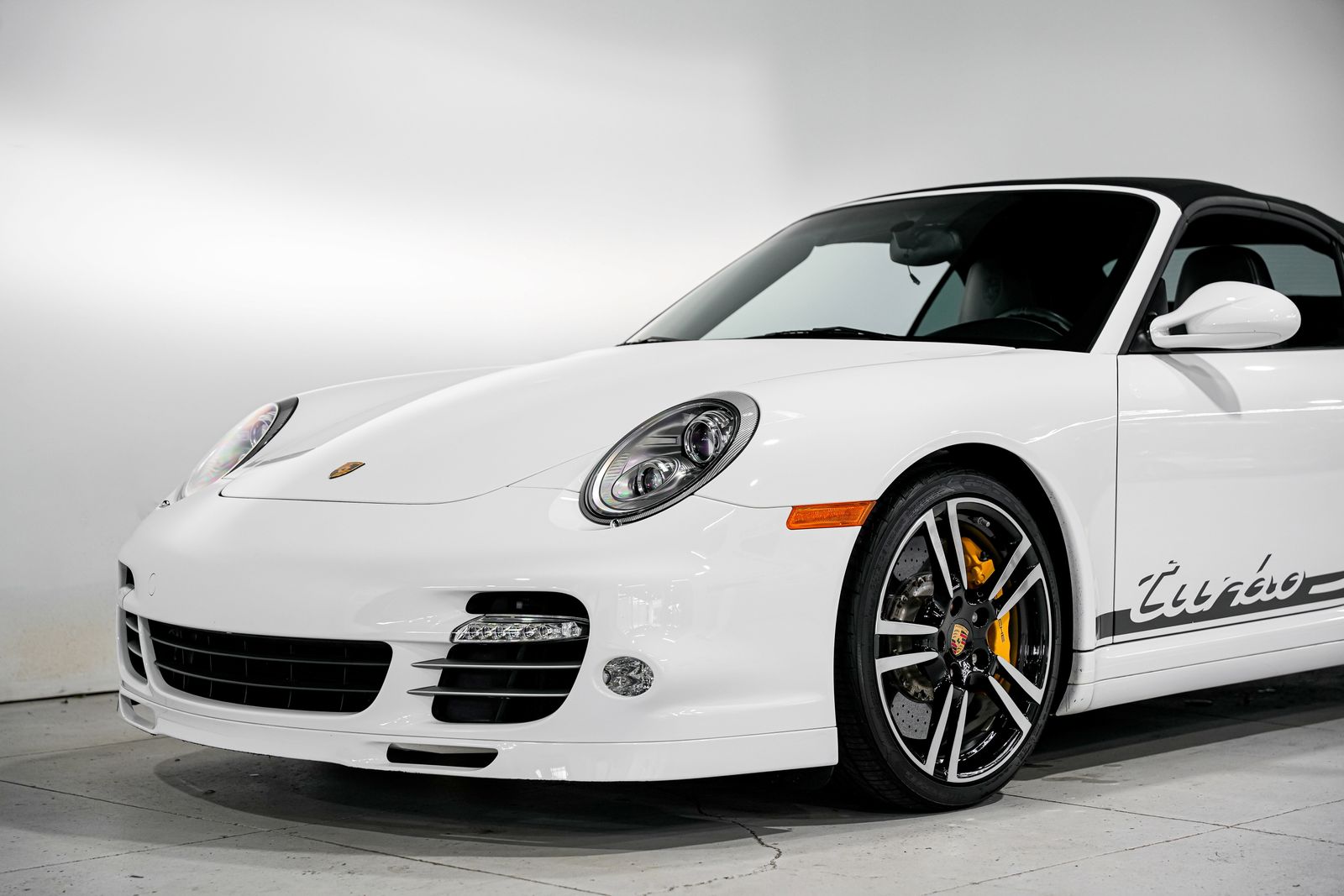 2011 Porsche 911 Turbo S - Photo 34
