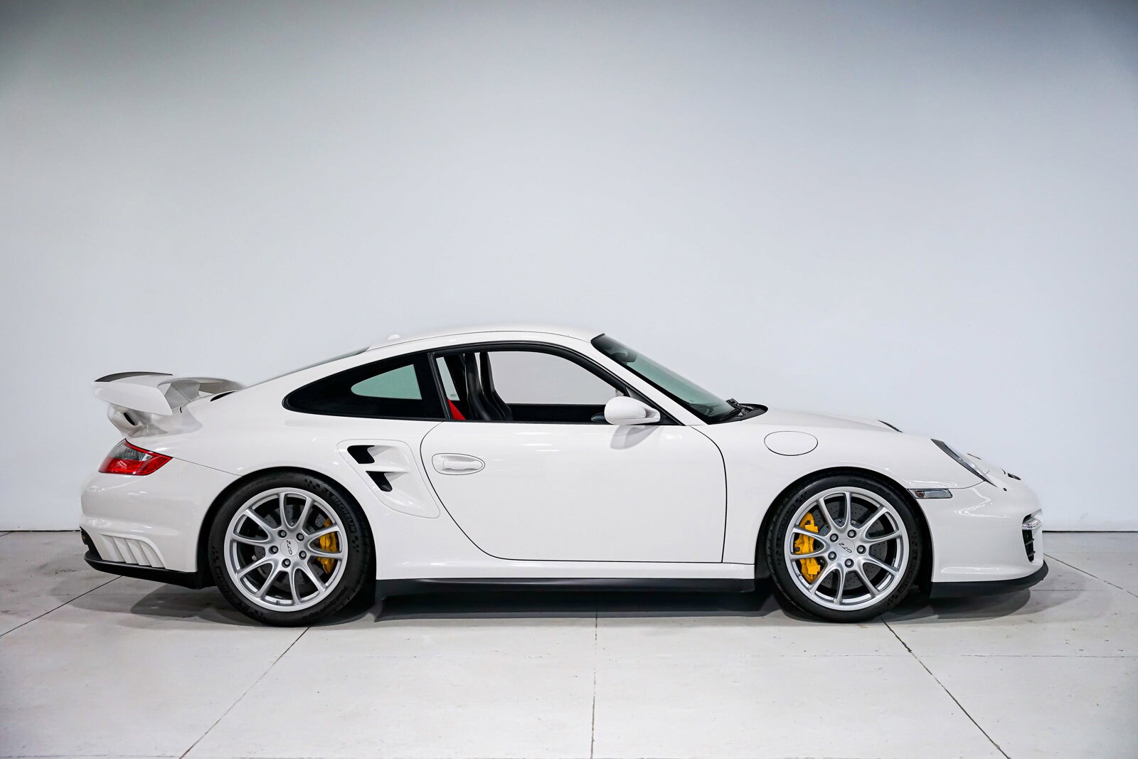 2009 Porsche 911 GT2 photo 2